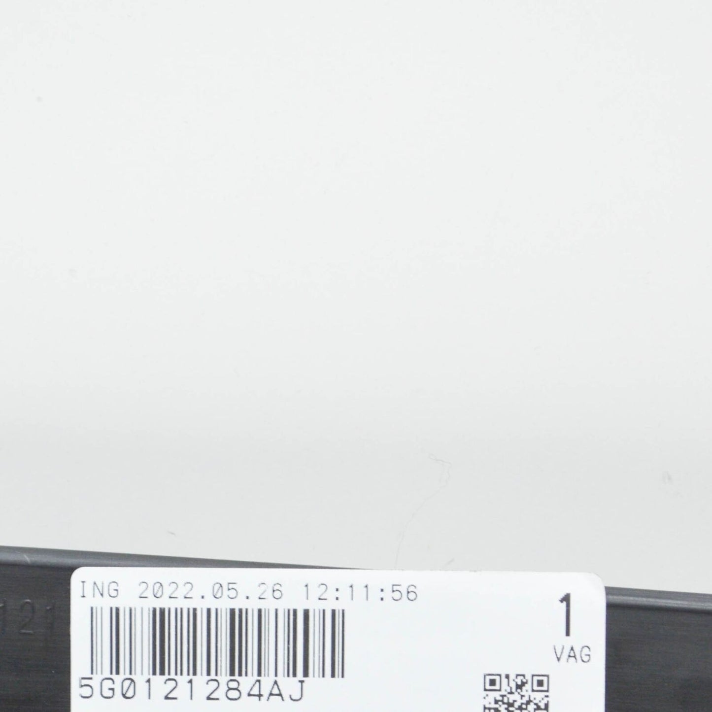 NEW VOLKSWAGEN GOLF MK7 5G RIGHT AIR GUIDE 5G0121284AJ ORIGINAL