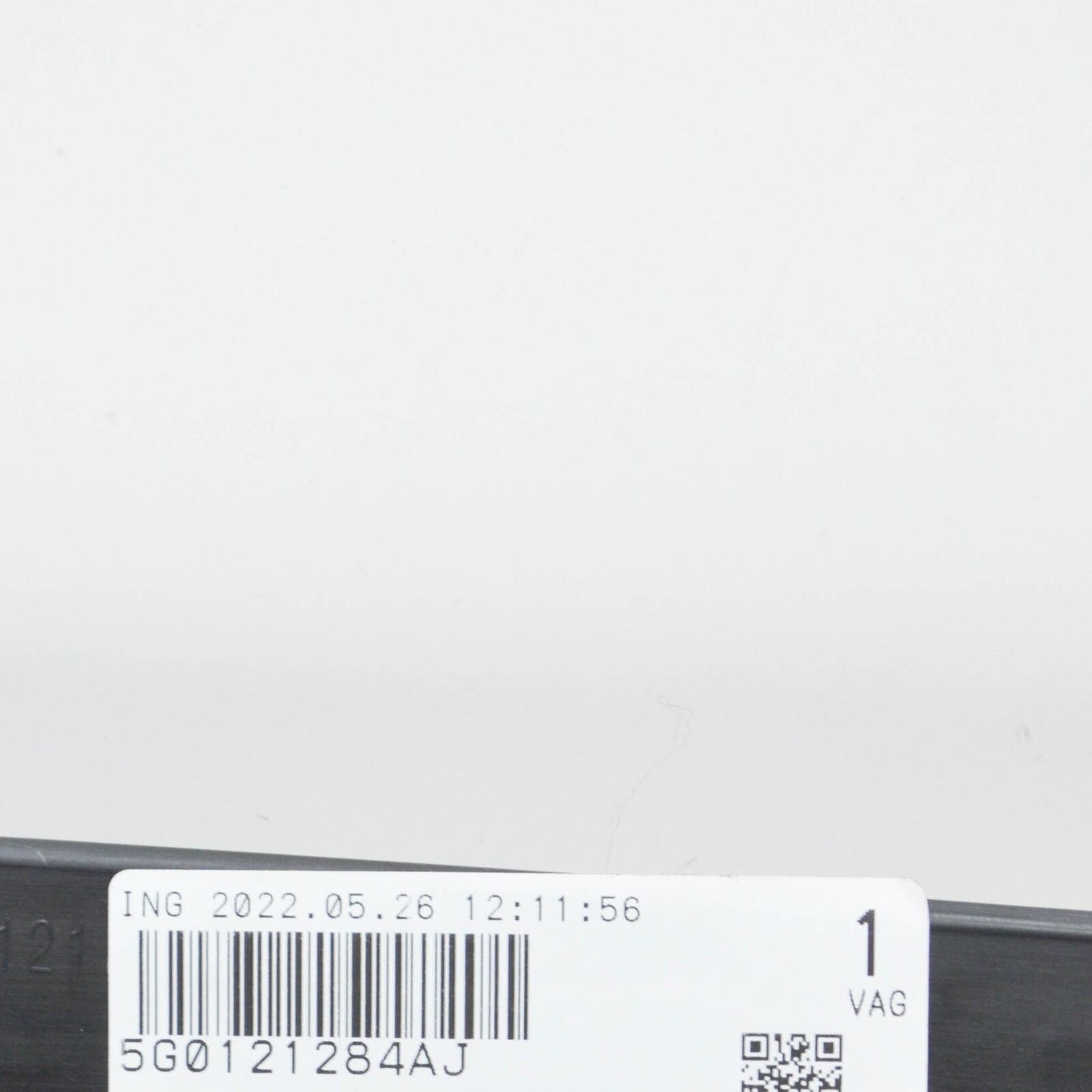 NEW VOLKSWAGEN GOLF MK7 5G RIGHT AIR GUIDE 5G0121284AJ ORIGINAL