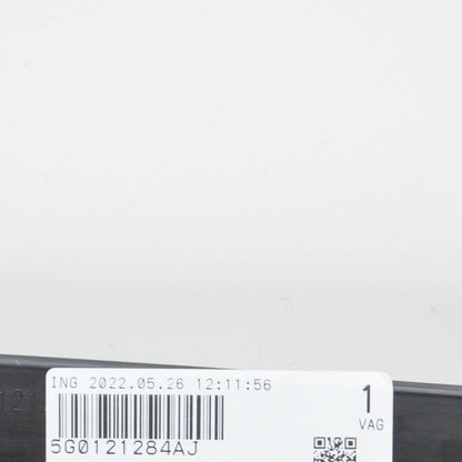 NEW VOLKSWAGEN GOLF MK7 5G RIGHT AIR GUIDE 5G0121284AJ ORIGINAL