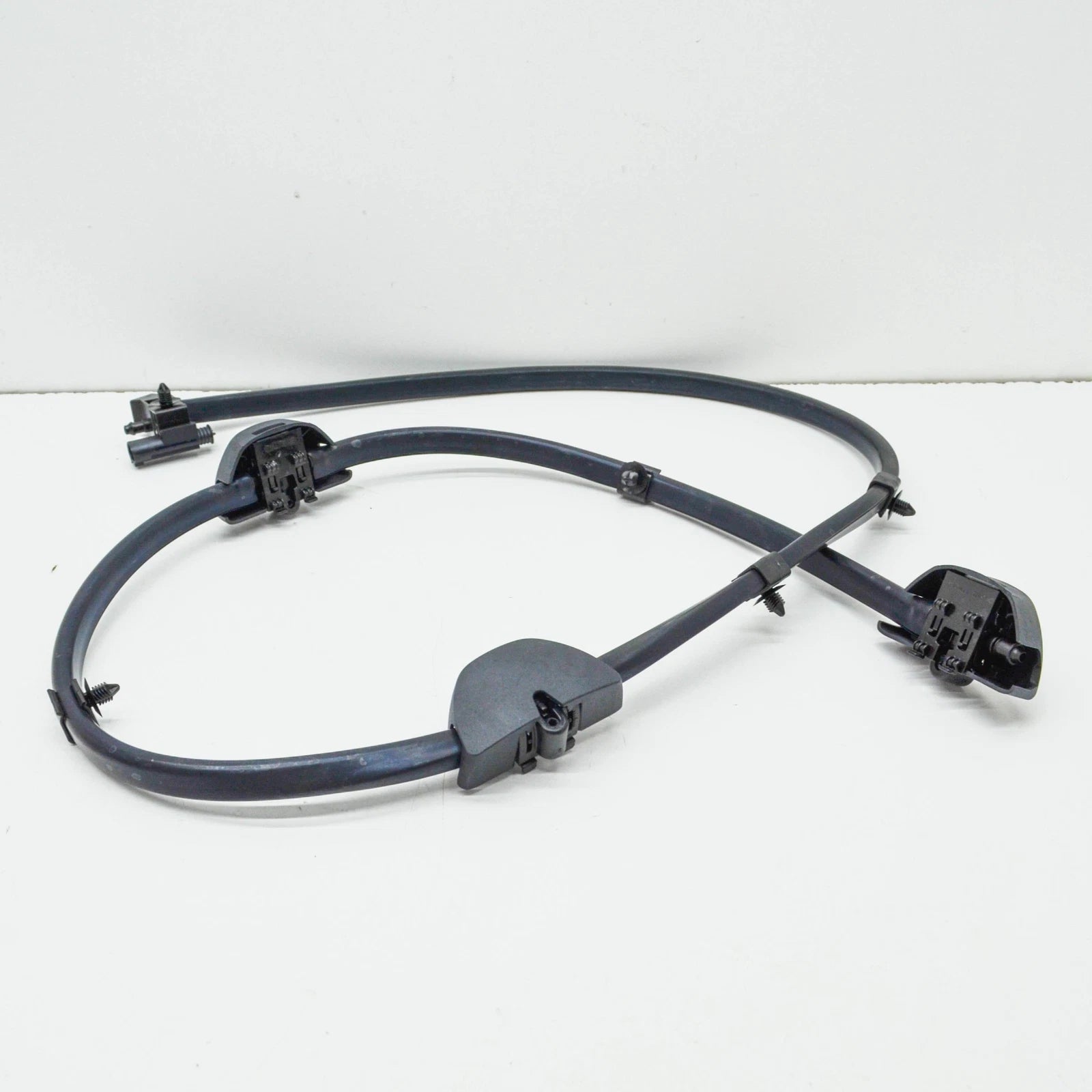 NEW BMW 5 G30 WINDSHIELD WASHER NOZZLE HOSE 61667388756 ORIGINAL