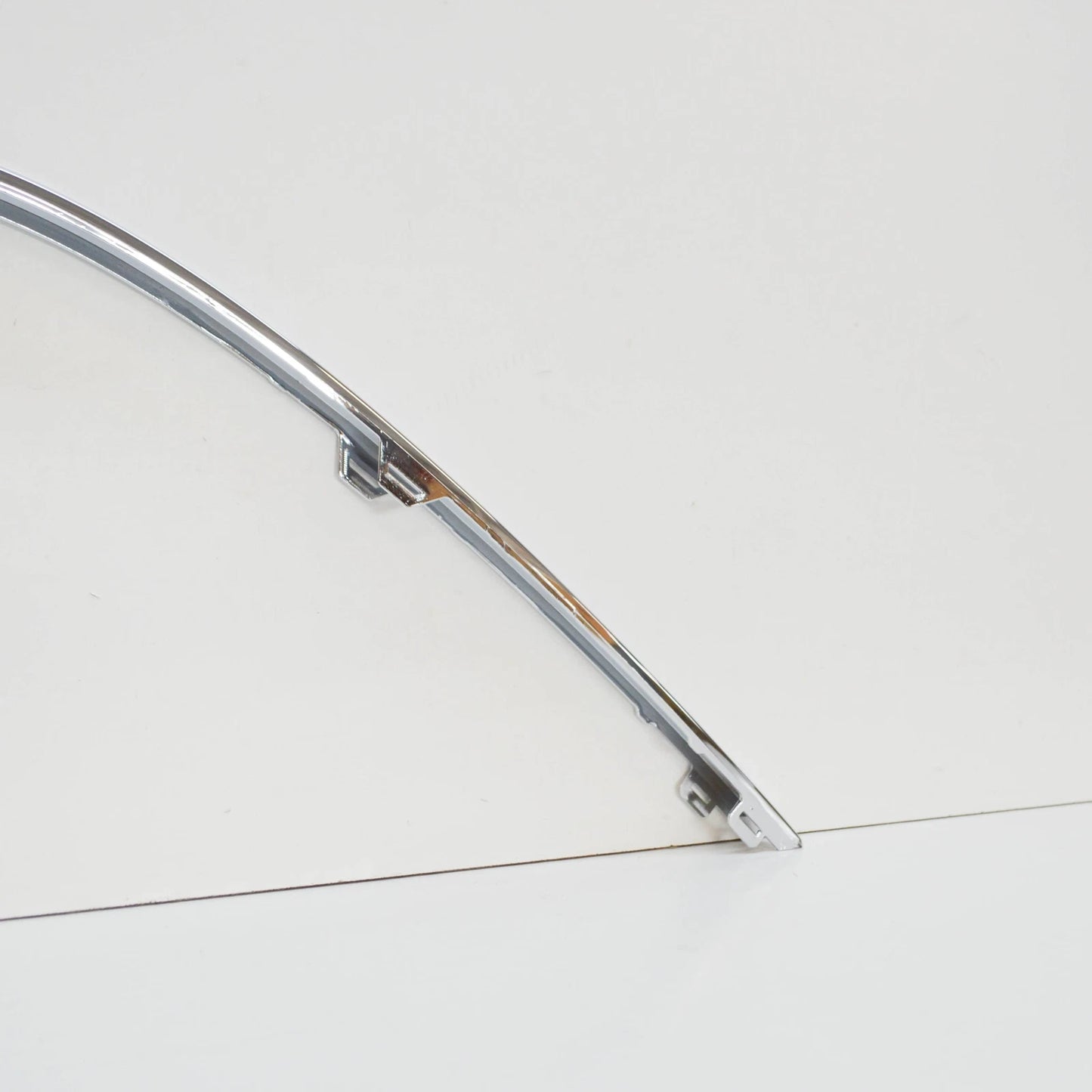 NEW VOLKSWAGEN PASSAT B6 REAR BUMPER RIGHT CHROME TRIM 3C5807460B2ZZ ORIGINAL