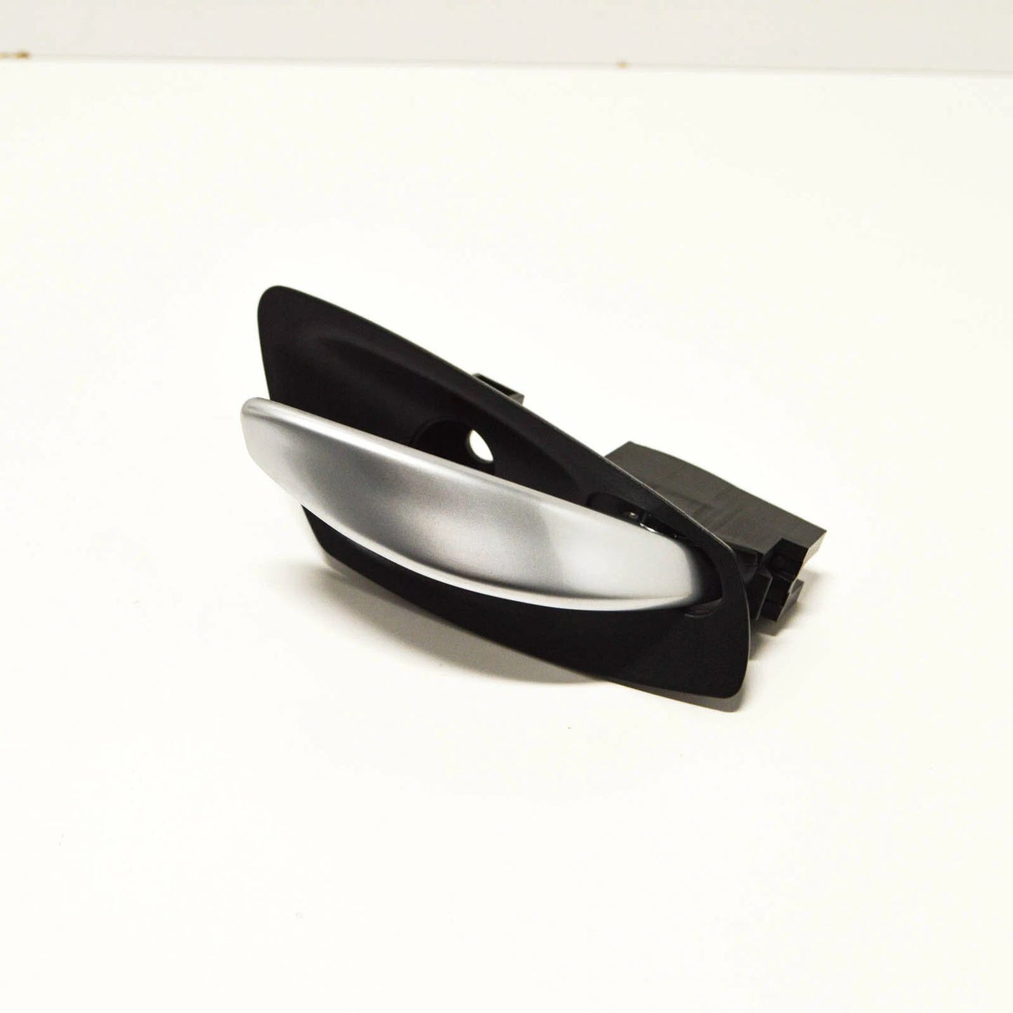 NEW BMW Z4 E85 INTERIOR LEFT SIDE DOOR HANDLE 51418040651 ORIGINAL