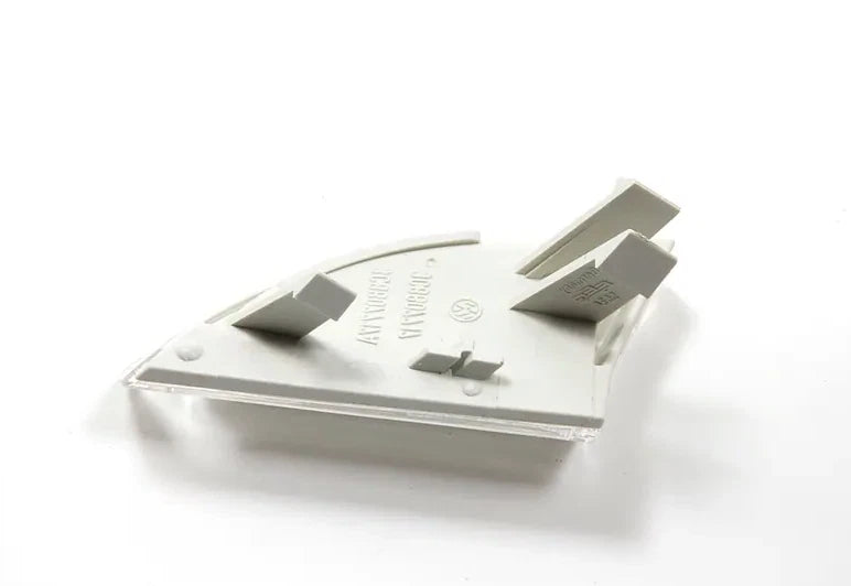 NEW VW PASSAT CC FRONT BUMPER O/S RIGHT CLEAR TURN SIGNAL REFLECTOR