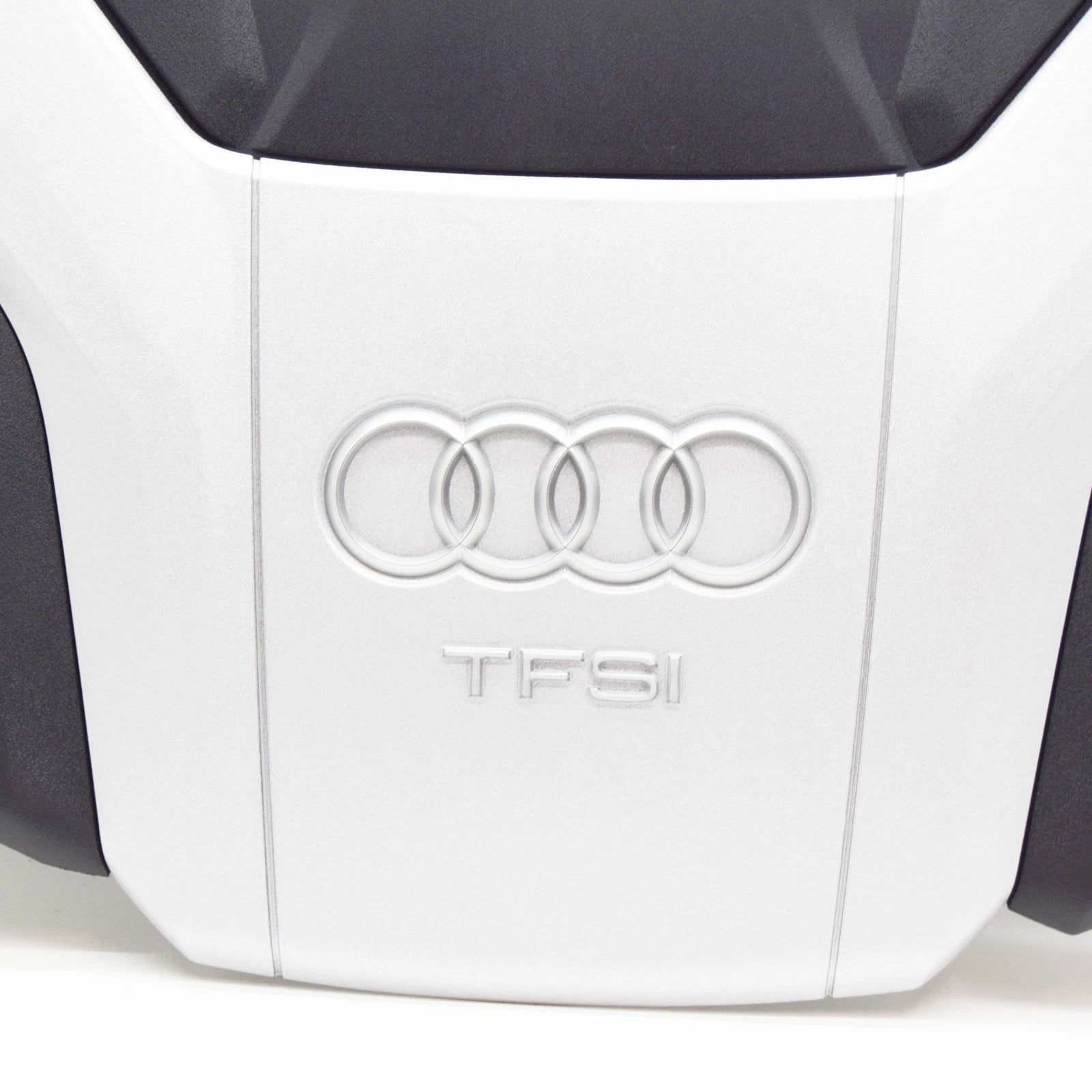 NEW AUDI A4 B9 ENGINE COVER 06M103925P ORIGINAL