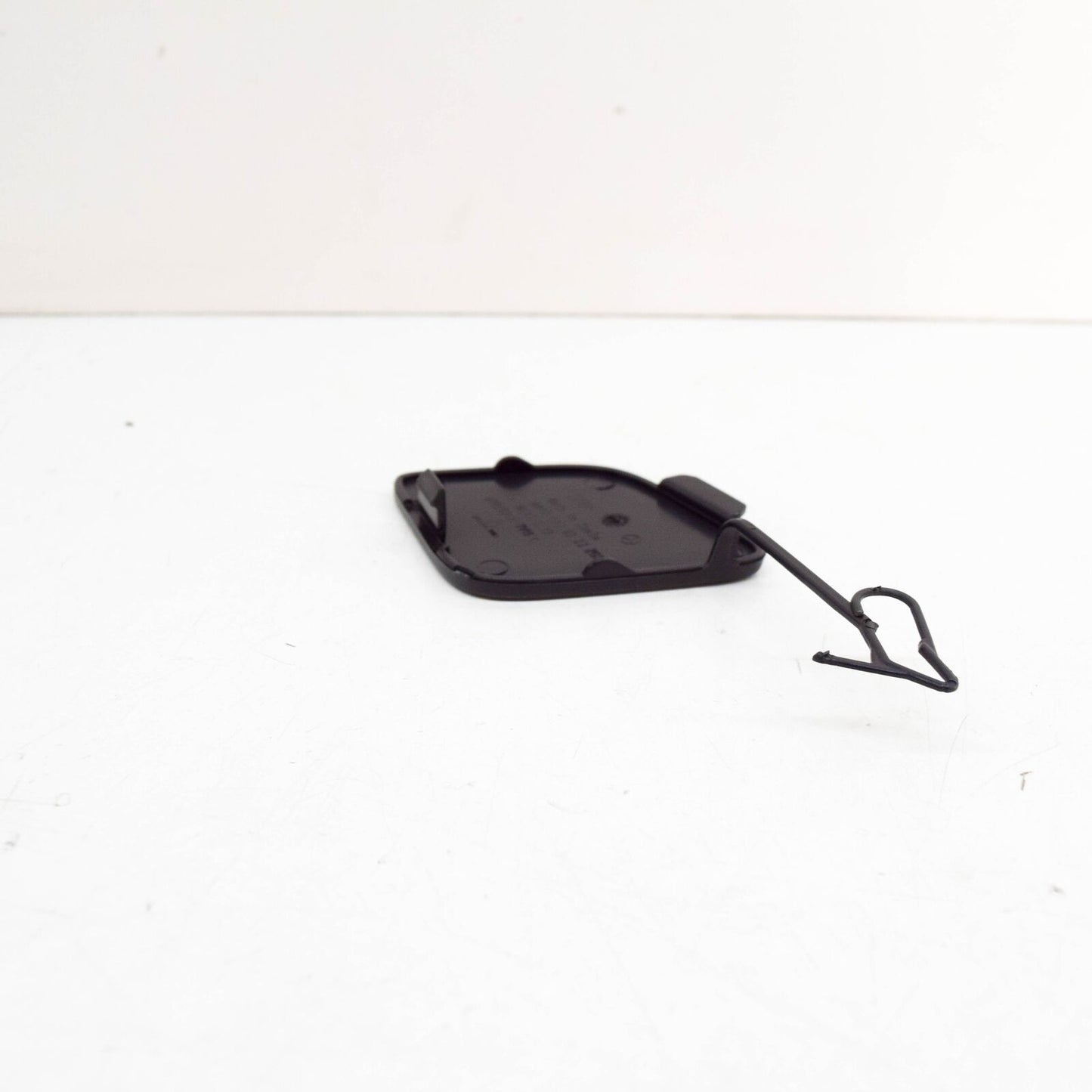 NEW MB VITO W447 FRONT BUMPER TOWING EYE COVER A44788503239B51 ORIGINAL