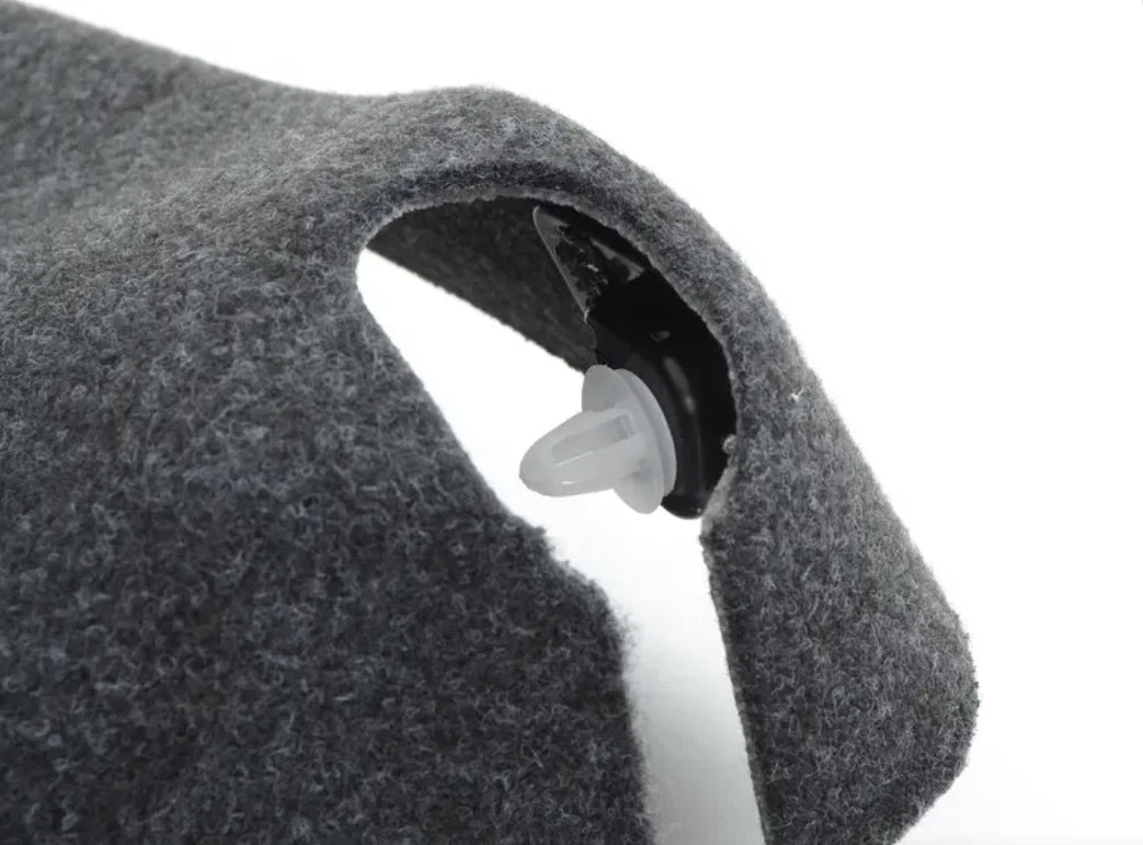 NEW BMW 5 F10 TRUNK LID TRIM 51497204372 7204372 ORIGINAL