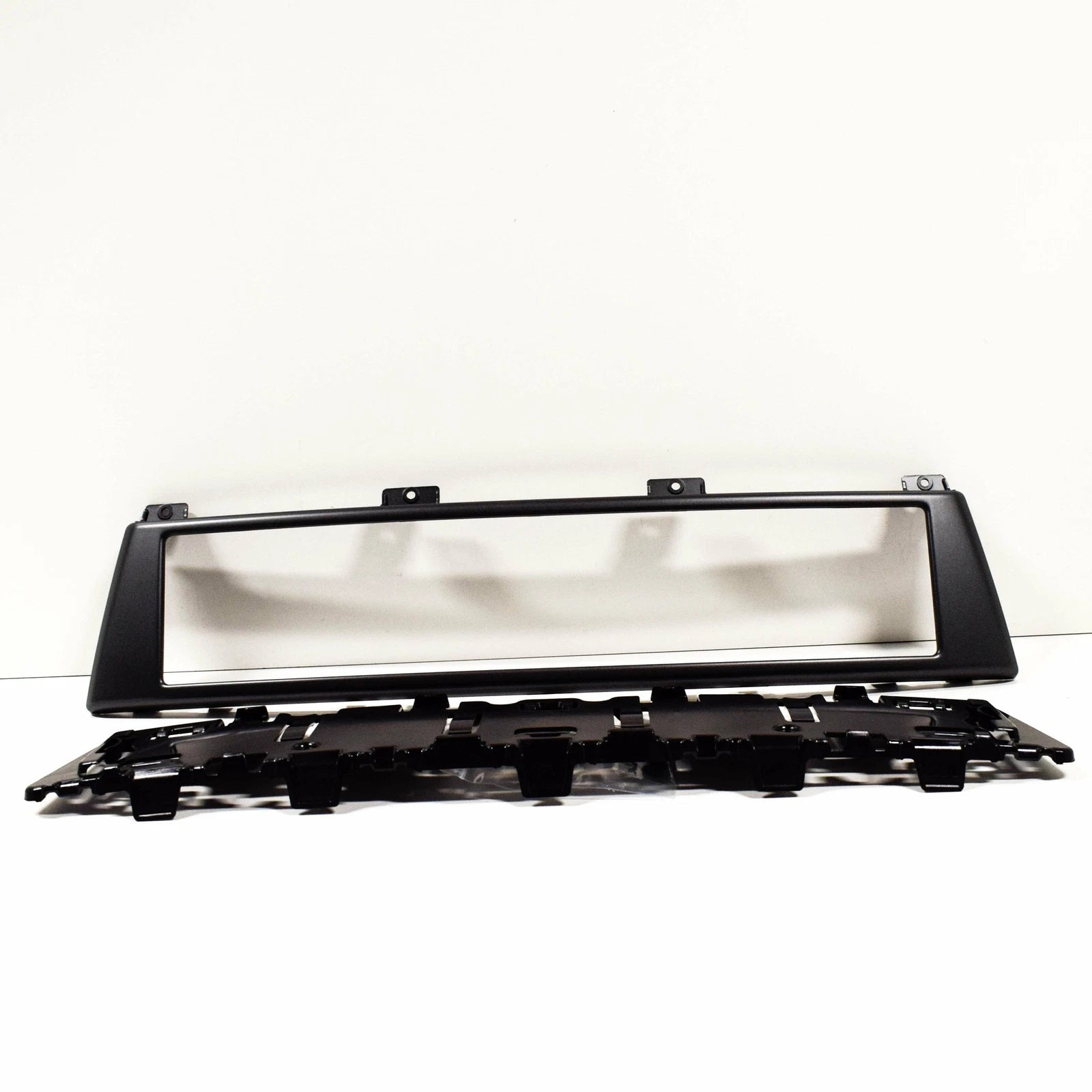 NEW AUDI A3 8P FRONT BUMPER LICENSE PLATE HOLDER BRACKET 8P48072851QP