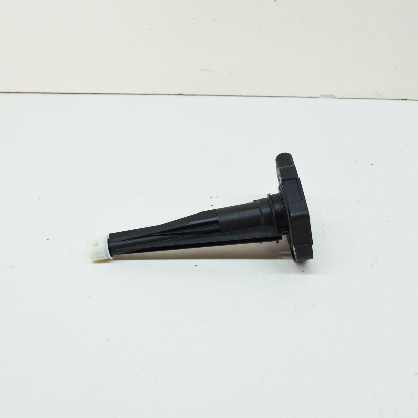 NEW MERCEDES-BENZ E W213 OIL LEVEL SENSOR A0919057201 ORIGINAL