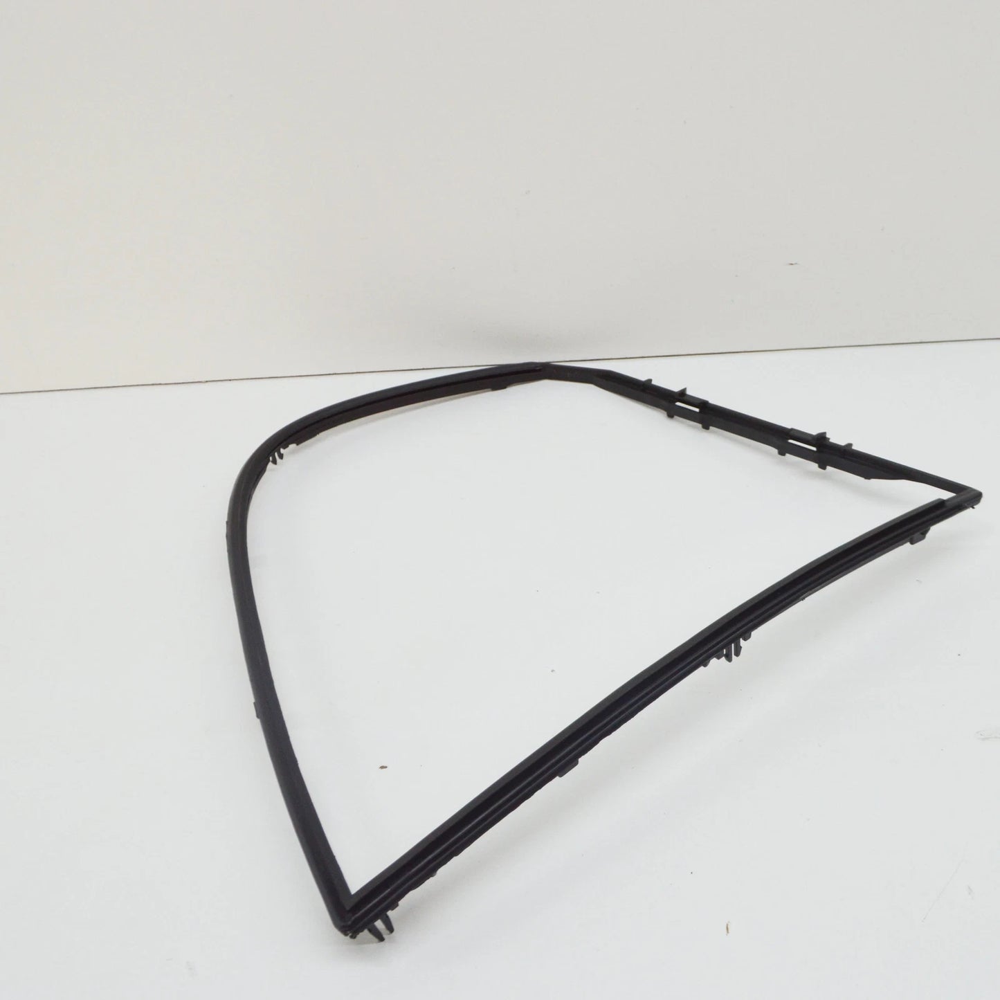 NEW BMW 3 E90 REAR LEFT SIDE WINDOW FRAME SEAL 51347060219 ORIGINAL