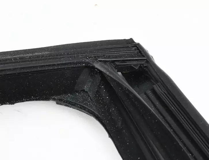 NEW BMW X5 F15 REAR RIGHT DOOR WINDOW GUIDE 51357289668 7289668 ORIGINAL