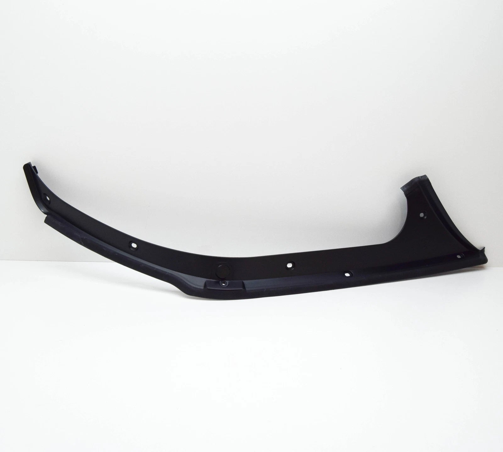 NEW MB CL C216 LUGGAGE COMPARTMENT RIGHT WELD SEAL COVER A21669302339051