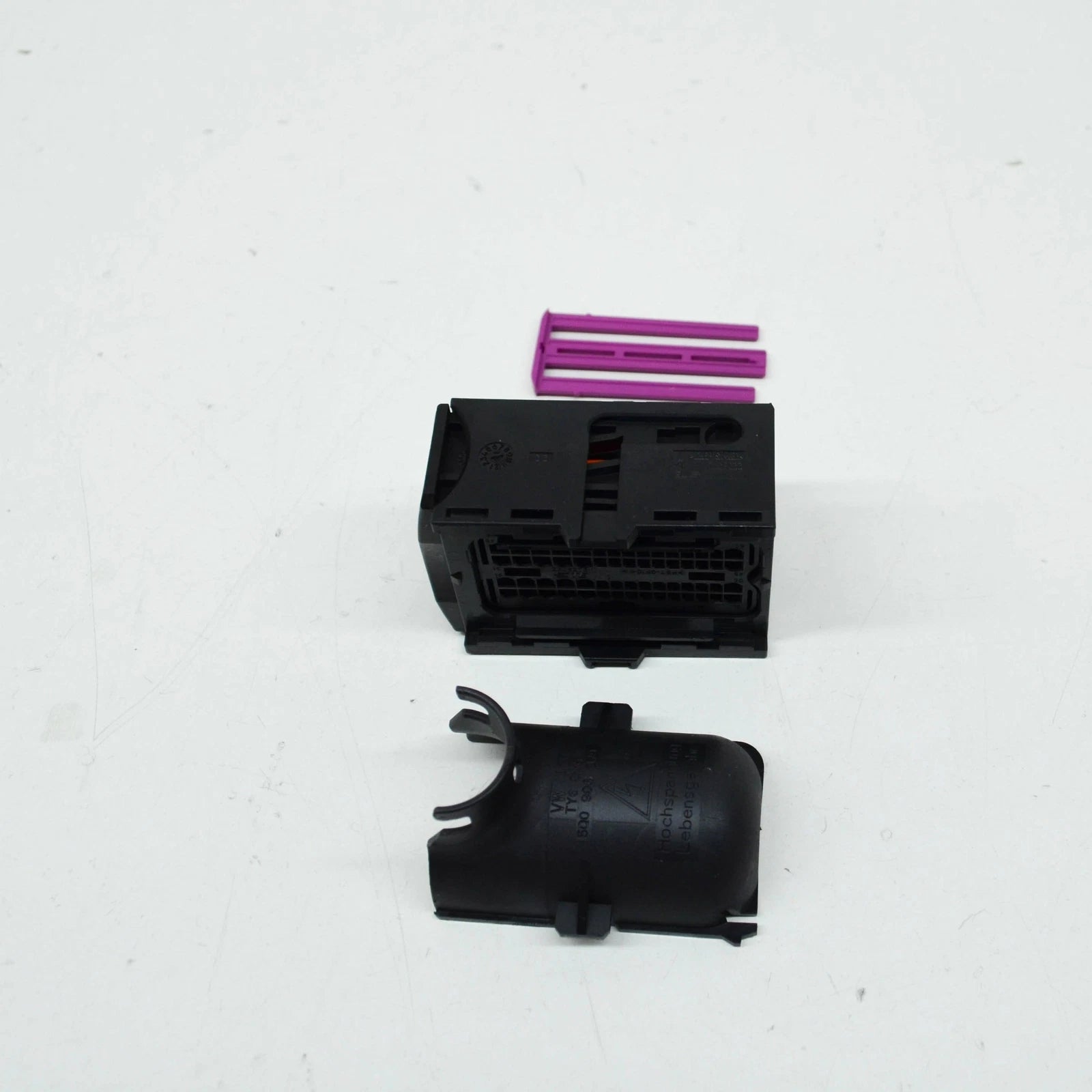 NEW AUDI A1 SPORTBACK GB FLAT CONTACT HOUSING 5Q0906379