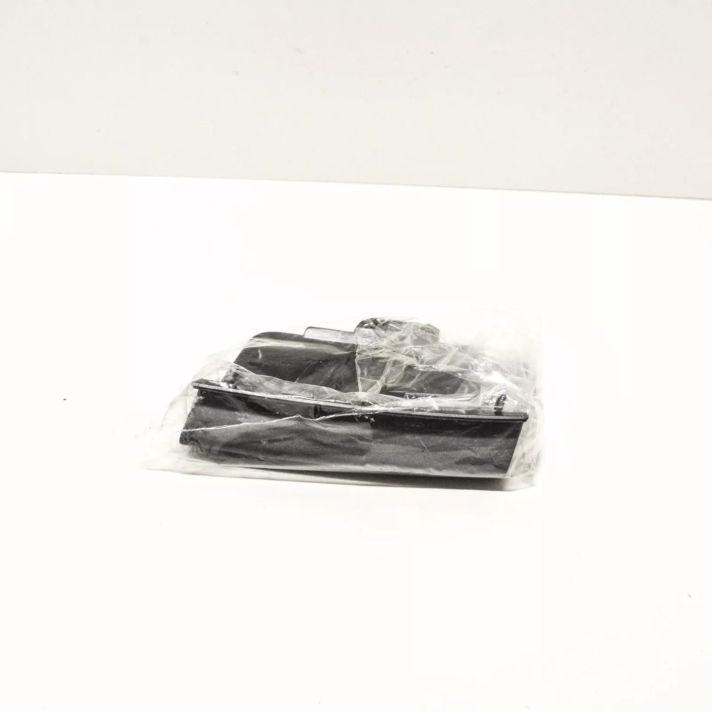 NEW AUDI A3 8V REAR BUMPER TOW HOOK EYE COVER 8P4807441C1RR