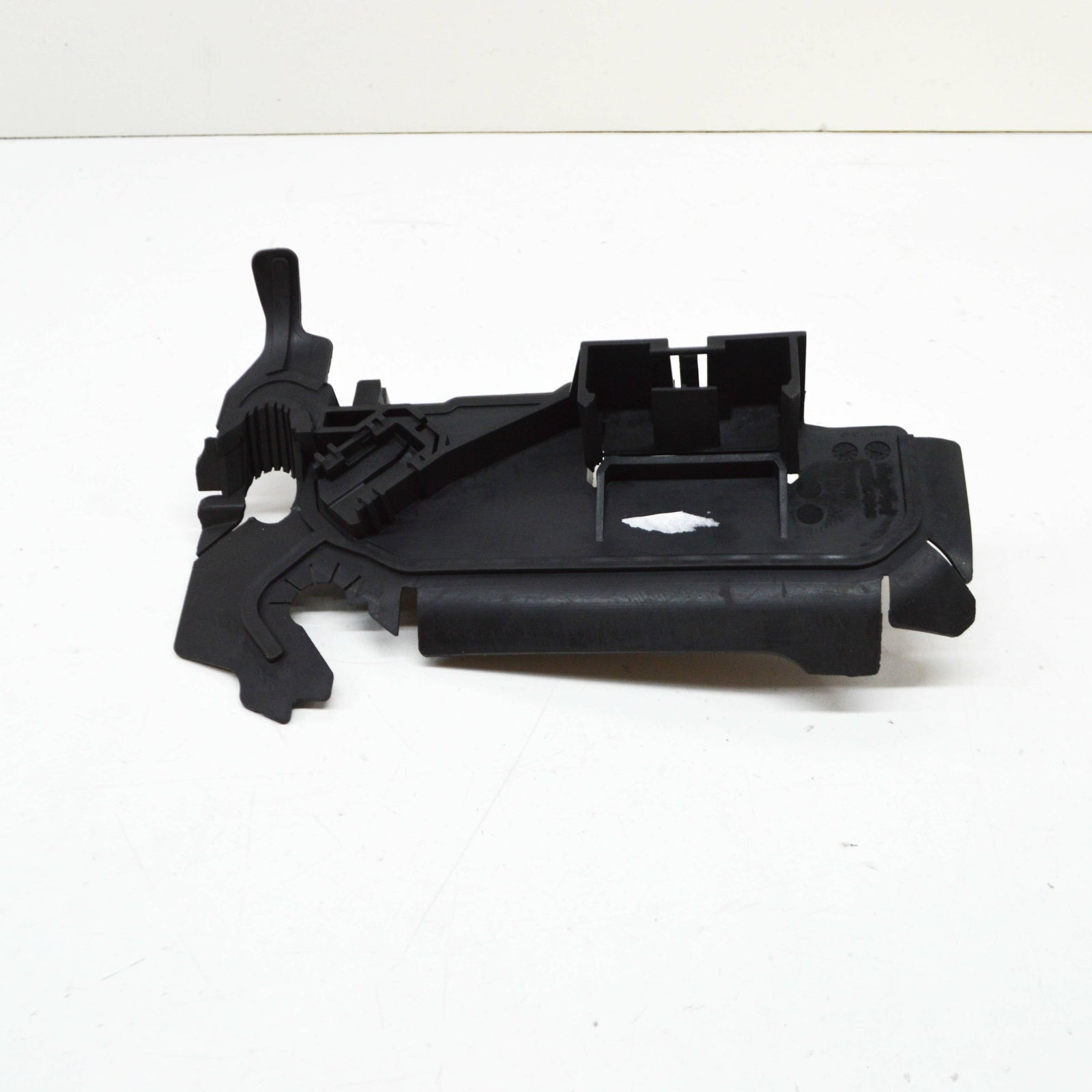 NEW MERCEDES-BENZ S W222 LEFT RADIATOR AIR DUCT GUIDE HOLDER A2225050040