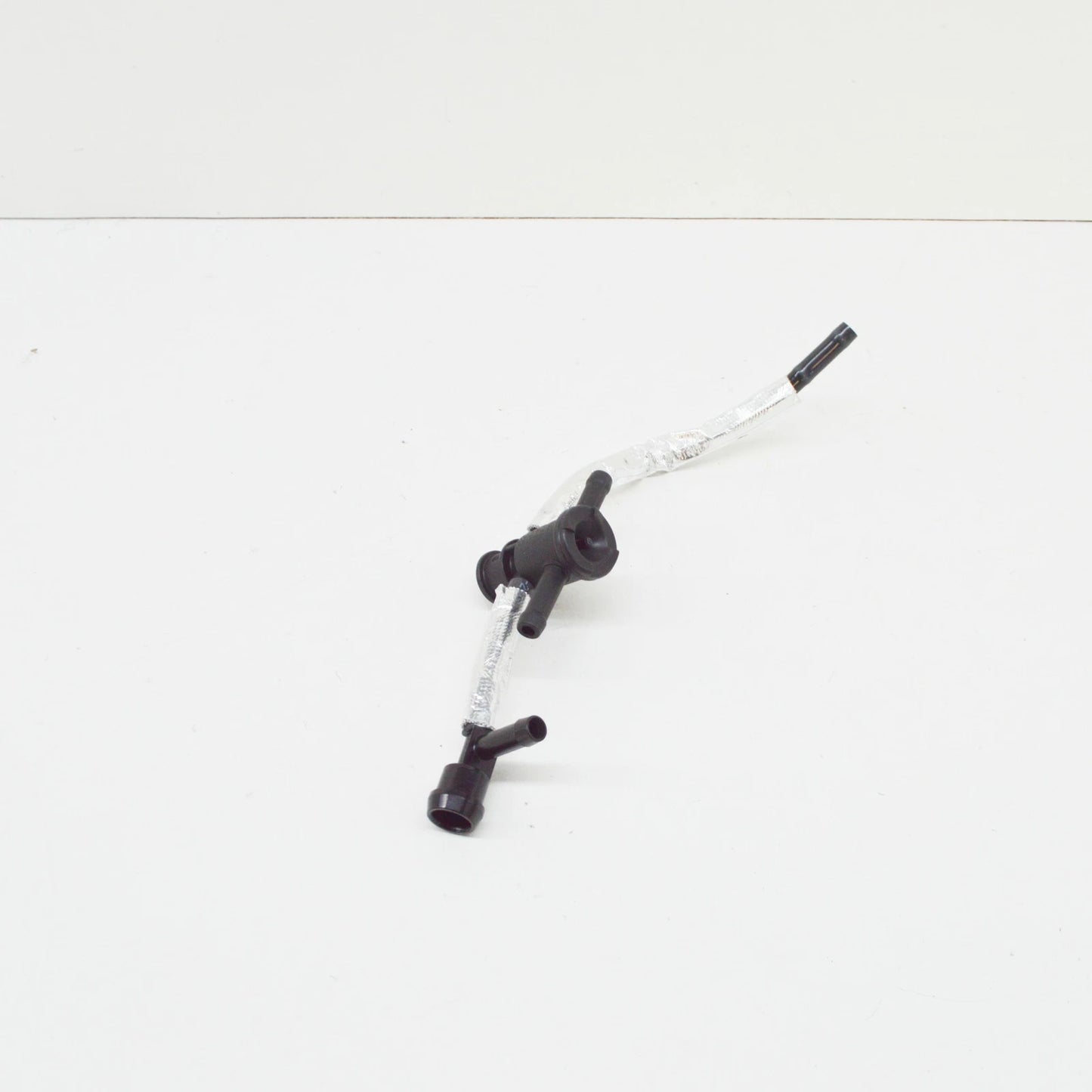 NEW AUDI A4 AVANT B8 REAR ENGINE COOLANT PIPE 059121086AH