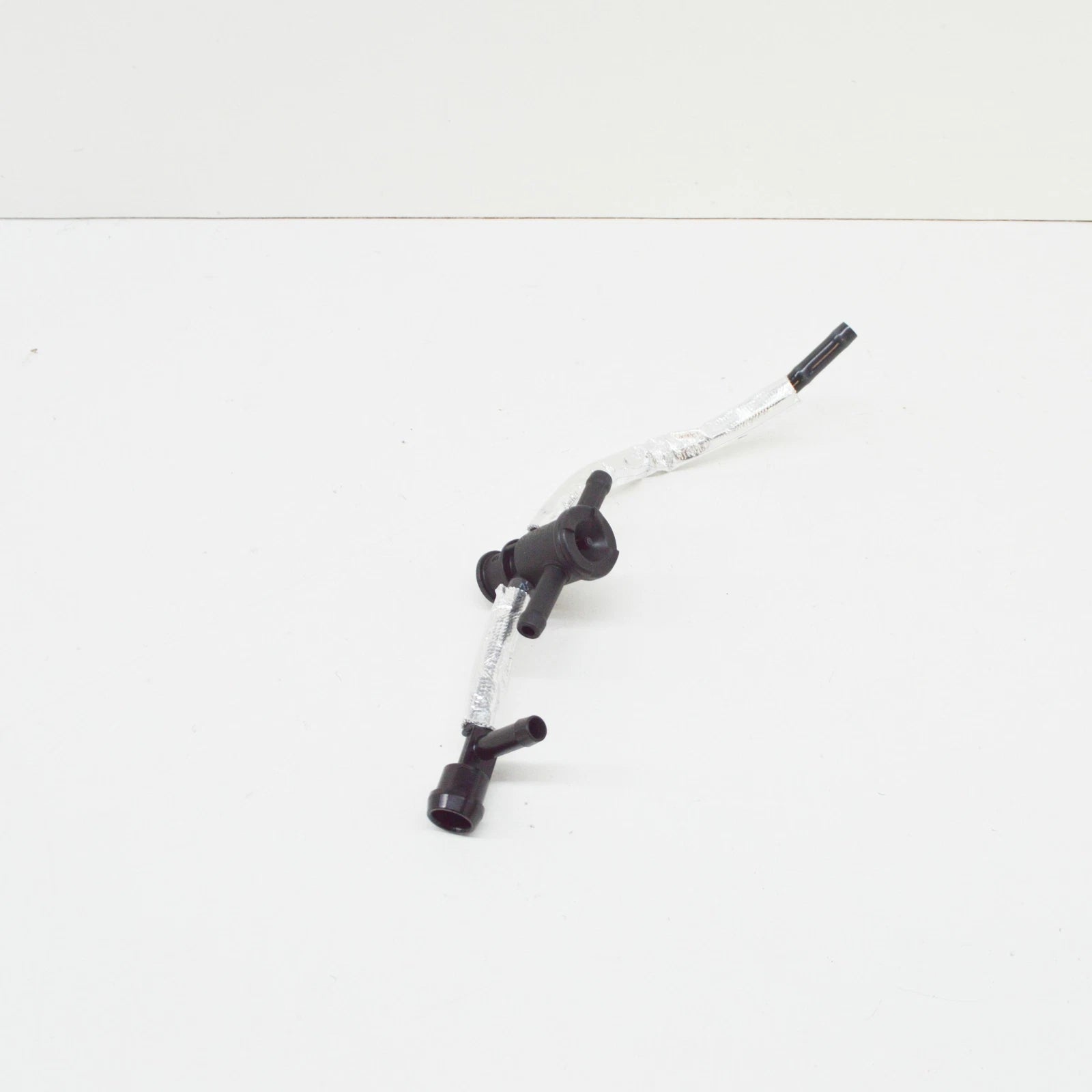 NEW AUDI A4 AVANT B8 REAR ENGINE COOLANT PIPE 059121086AH