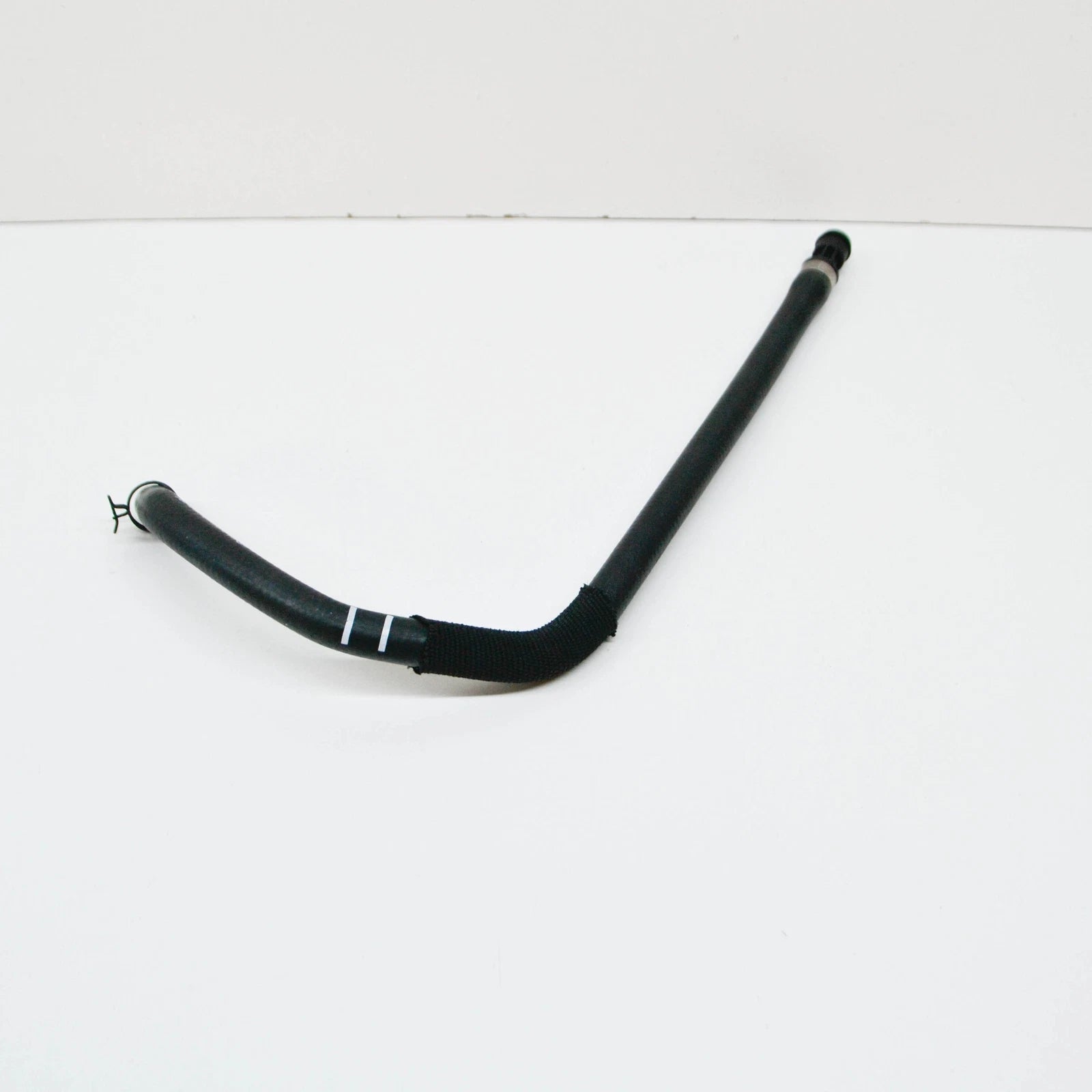 NEW MB C W205 COOLER TO CONNECTING POINT BLEED LINE A6262030017 ORIGINAL