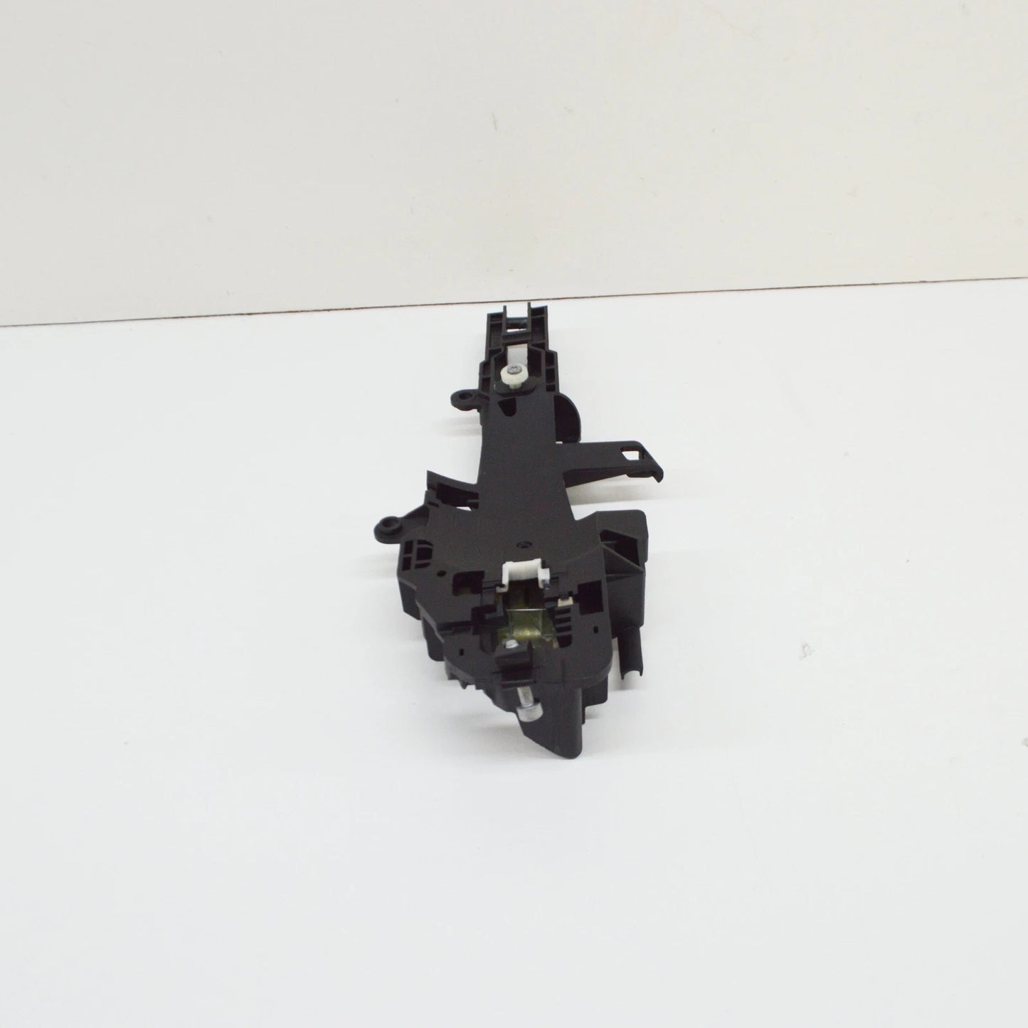 NEW BMW 1 E81 FRONT LEFT DOOR INNER HANDLE CARRIER 51217200935 ORIGINAL