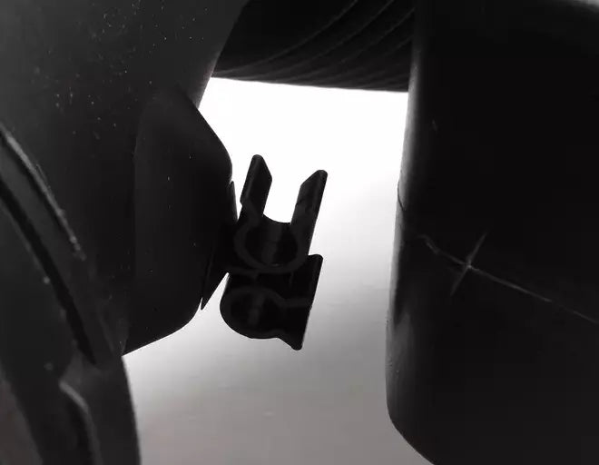 NEW BMW X5 E53 INTAKE BOOT WITH RESONATOR 13717523726 ORIGINAL