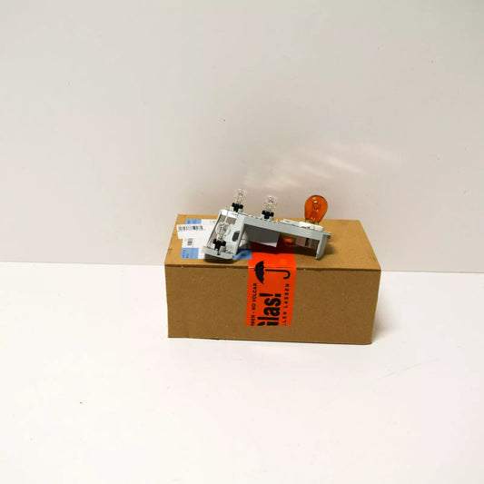 NEW BMW 3 E93 REAR LEFT TAILLIGHT BULB HOLDER 63217178383 7178383 ORIGINAL