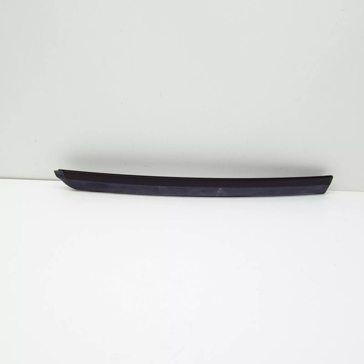 NEW BMW 3 CONVERTIBLE E36 REAR RIGHT WINDOW GUIDE 51368168258 8168258 ORIGINAL