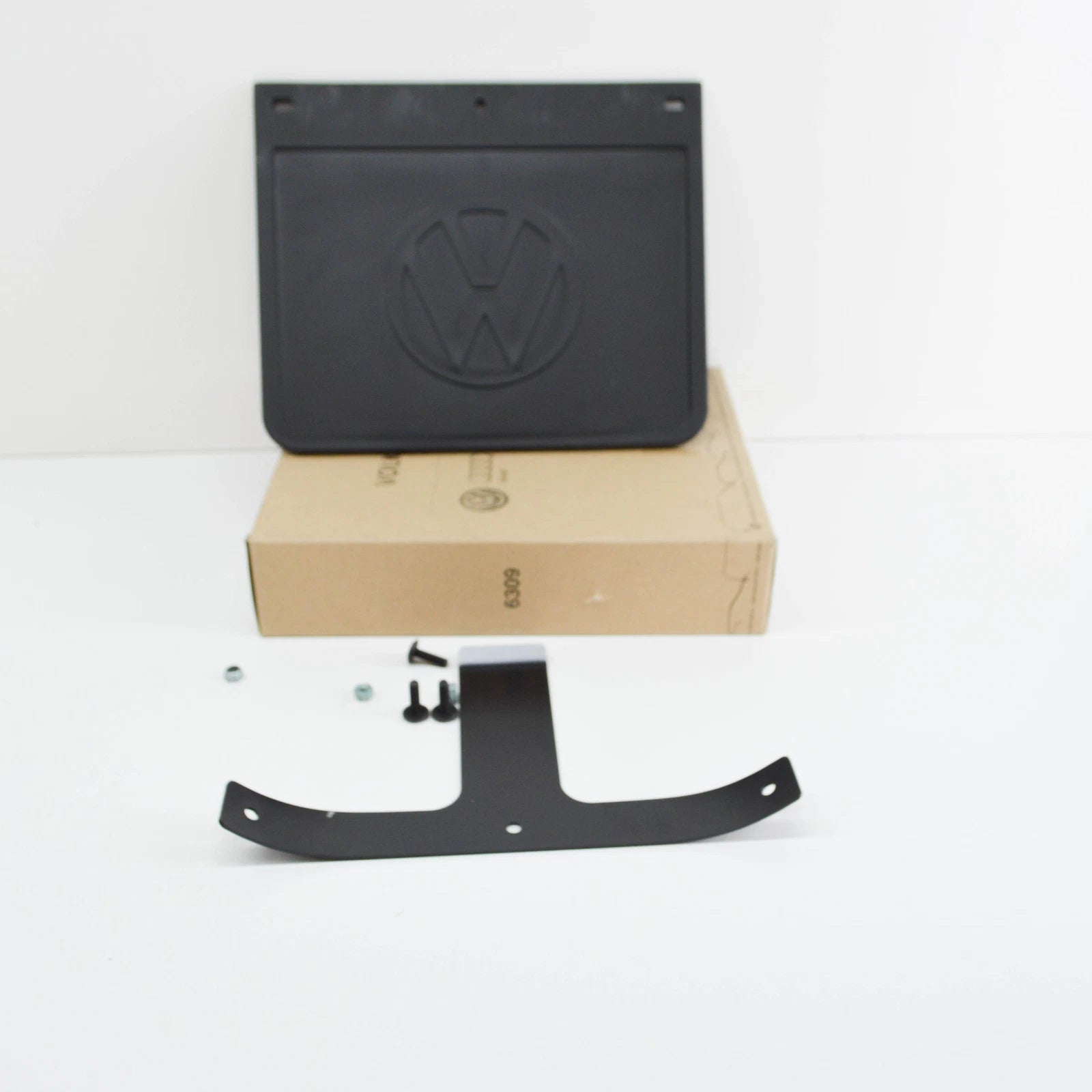 NEW VOLKSWAGEN TRANSPORTER T5 REAR LEFT MUD FLAP W/ BRACKET 7J0898811 ORIGINAL