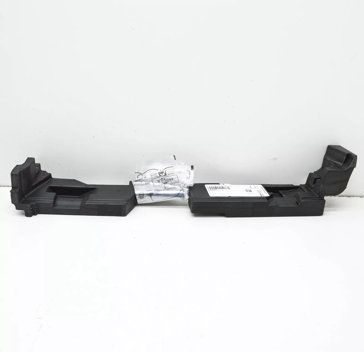 NEW VOLSWAGEN TIGUAN AD LEFT RADIATOR SEALING RUBBER 5NN121331A ORIGINAL