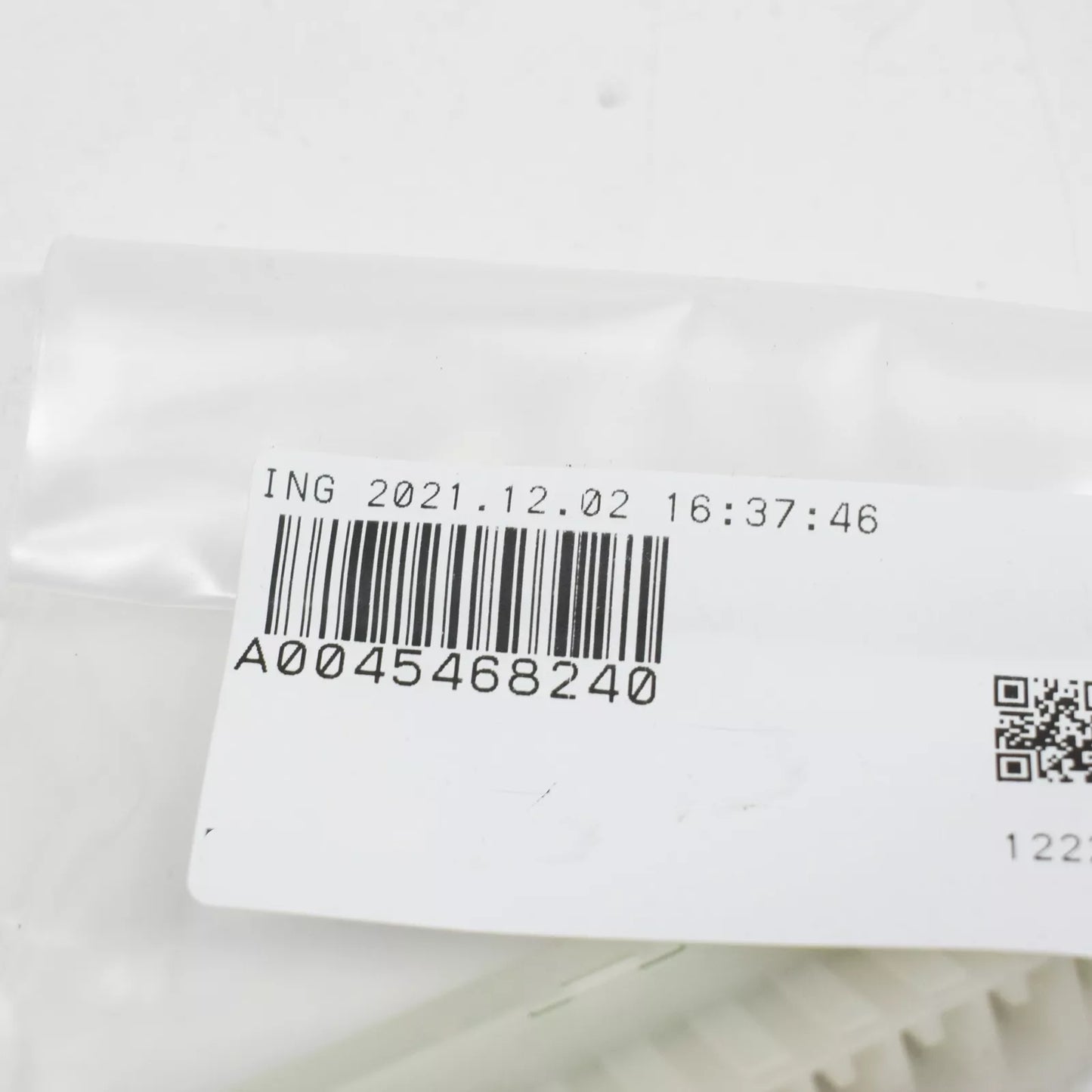 NEW MERCEDES-BENZ C W204 DISTRIBUTOR BLOCK A0045468240 ORIGINAL