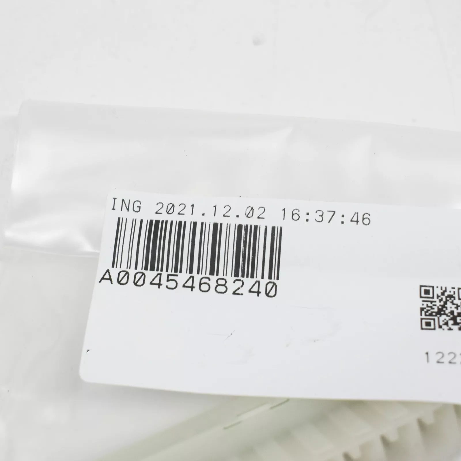 NEW MERCEDES-BENZ C W204 DISTRIBUTOR BLOCK A0045468240 ORIGINAL