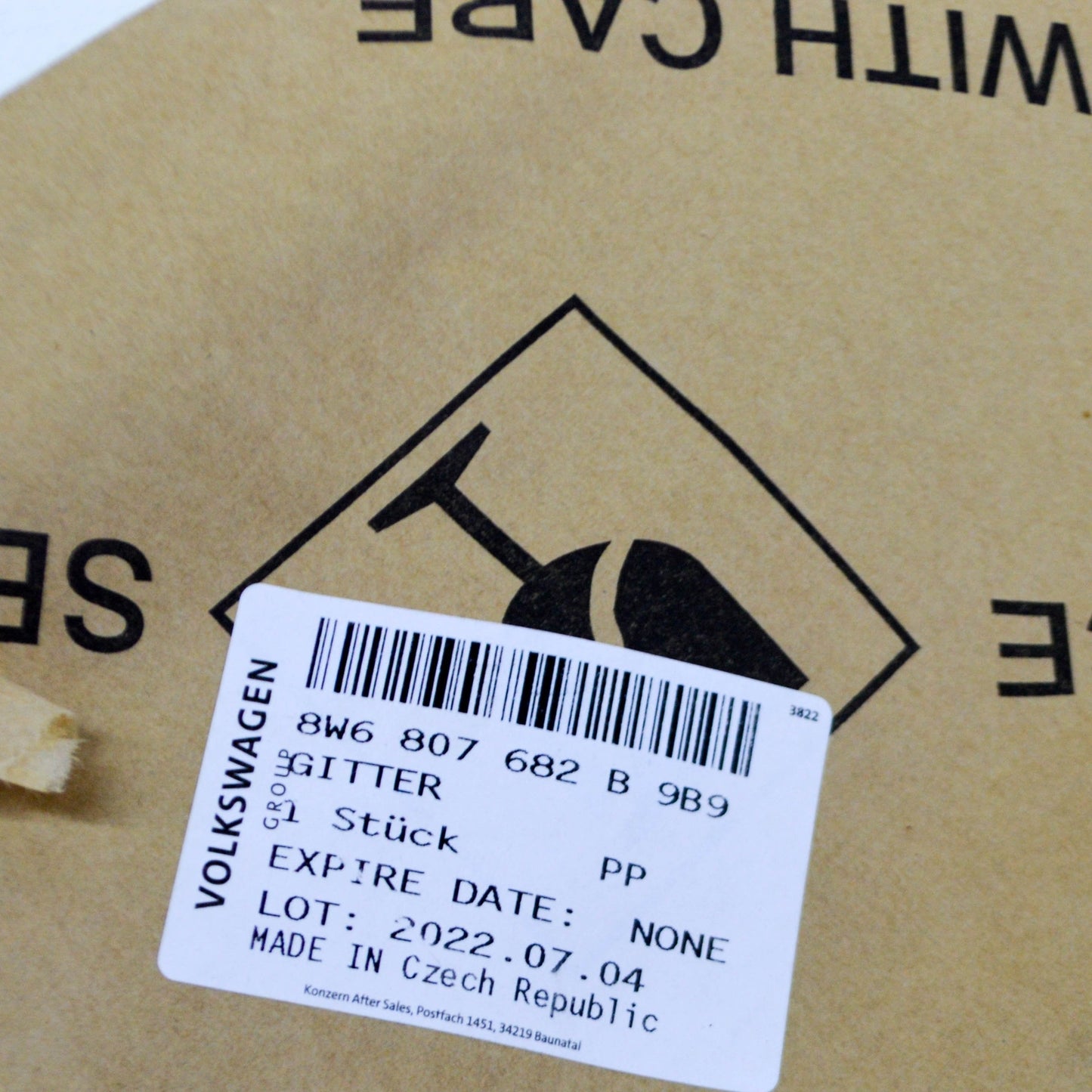 NEW AUDI A5 SPORTBACK F5 LEFT AIR GUIDE GRILLE 8W6807682B9B9 ORIGINAL