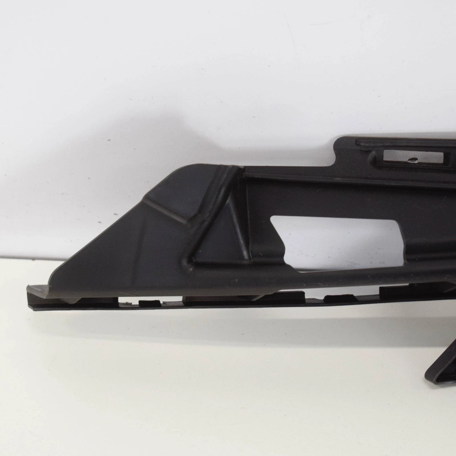 NEW AUDI A3 8V FRONT BUMPER LEFT CLOSING ELEMENT 8V5807319 ORIGINAL