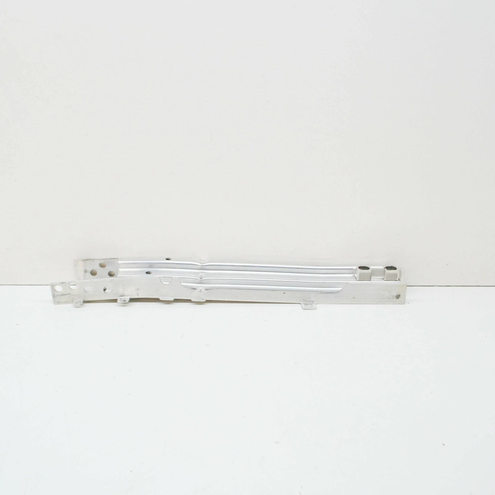 NEW BMW 1 F40 FRONT BUMPER LOWER RIGHT ADAPTER MPA AKMK 51647462140 ORIGINAL