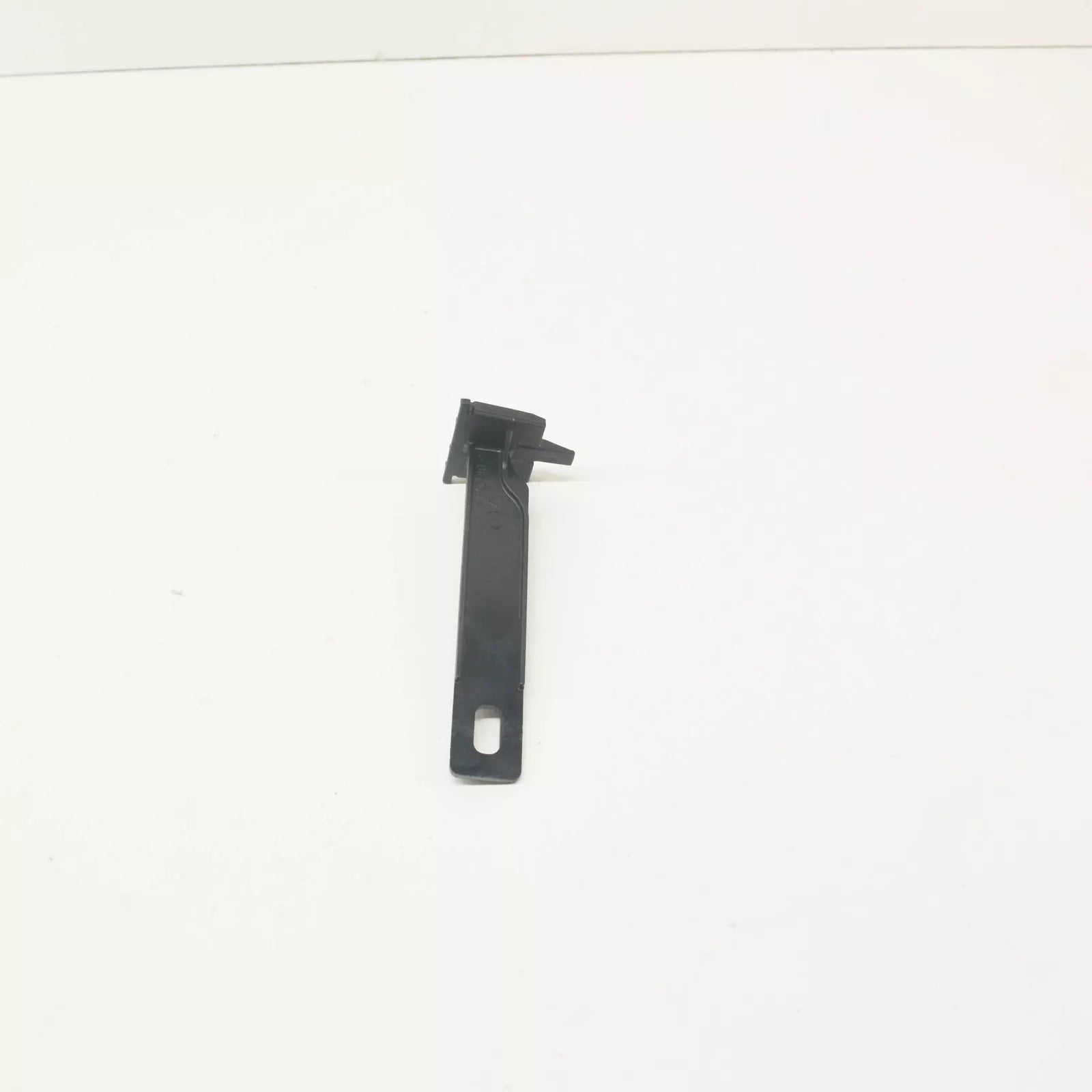 NEW MERCEDES-BENZ E W211 REAR BUMPER BOTTOM BRACKET A2118851314 ORIGINAL