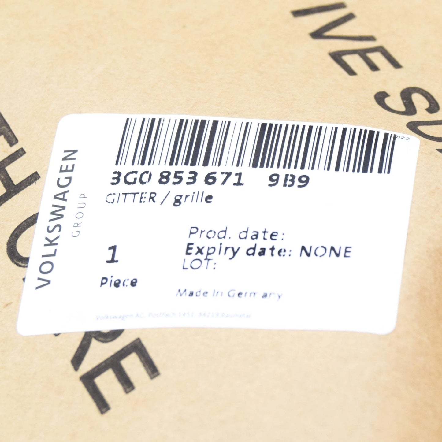 NEW VW PASSAT B8 3G FRONT CENTER LOWER BUMPER GRILLE 3G0853671B9B9 ORIGINAL