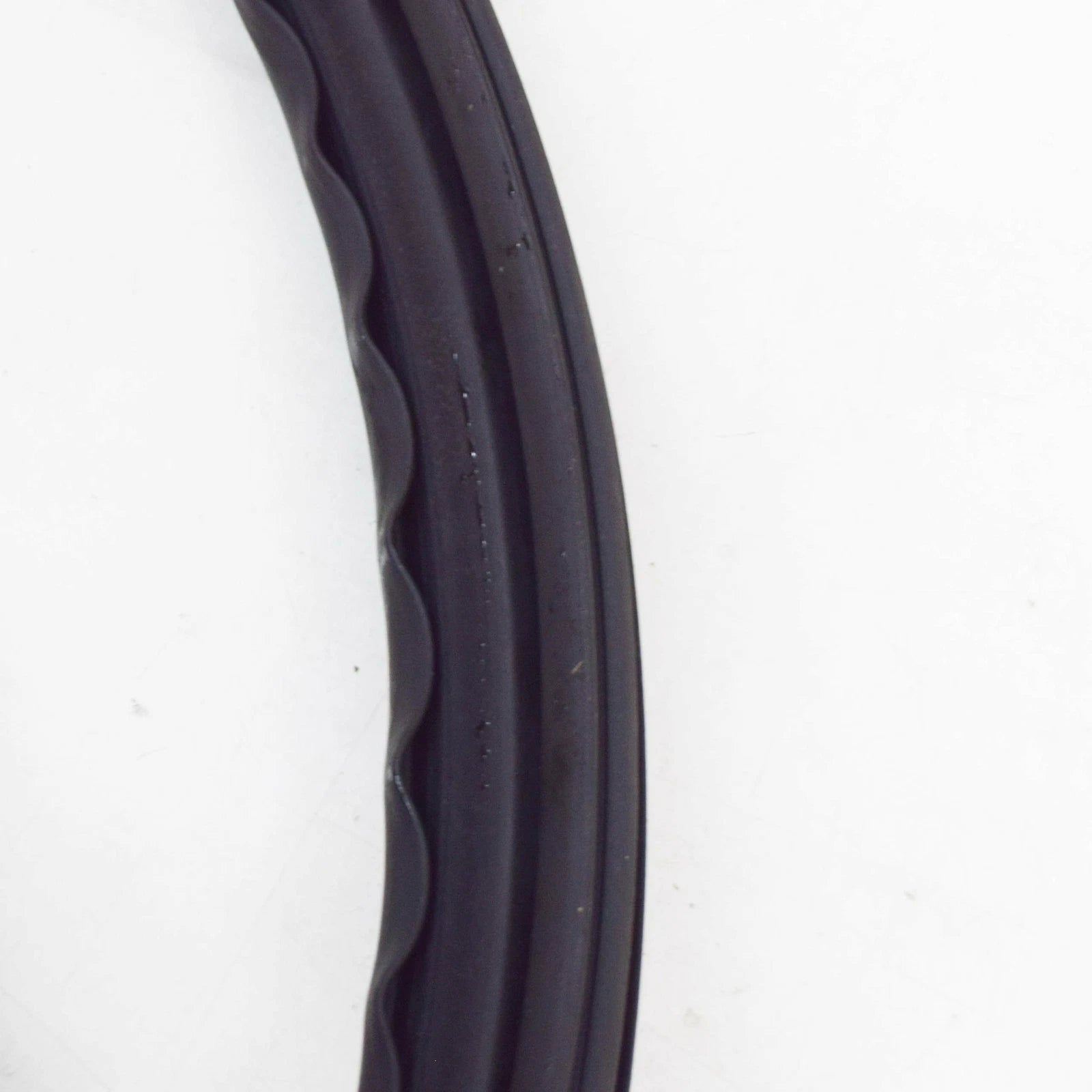 NEW MERCEDES BENZ S W126 REAR WINDOW GLASS WEATHERSTRIP SEAL A1266700239