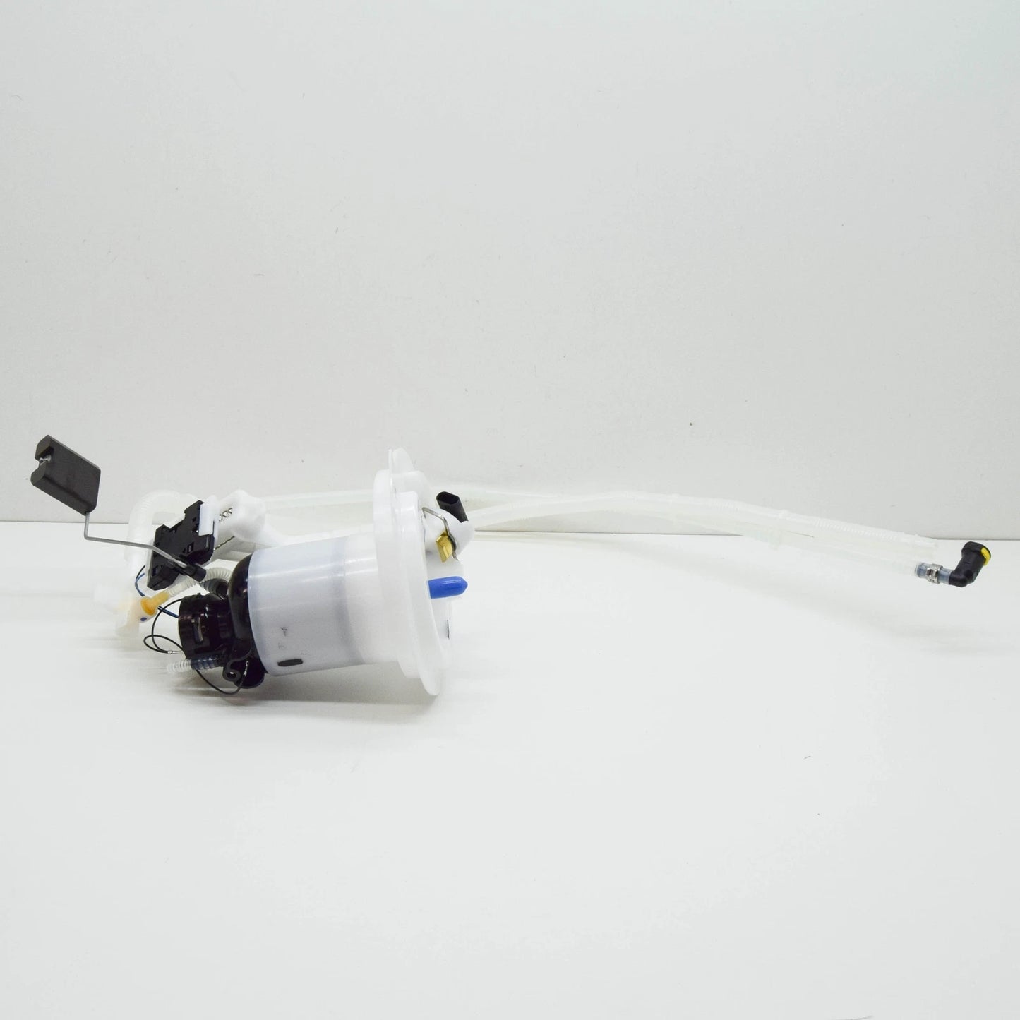 NEW MERCEDES-BENZ C W204 FUEL PUMP ASSEMBLY A2044704494 ORIGINAL