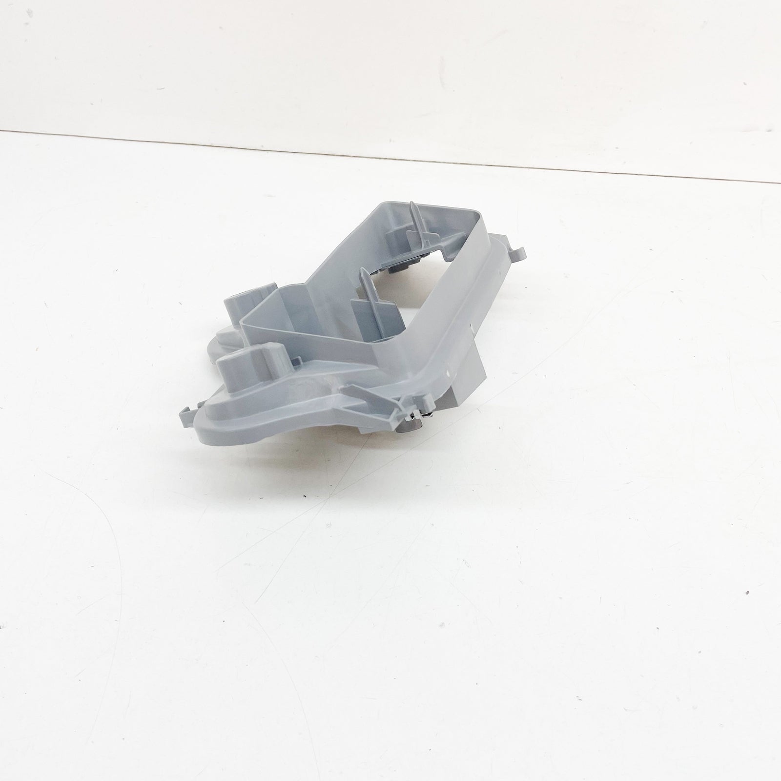 NEW VOLKSWAGEN FOX RIGHT TAIL LIGHT BULB HOLDER 5Z0945258 ORIGINAL