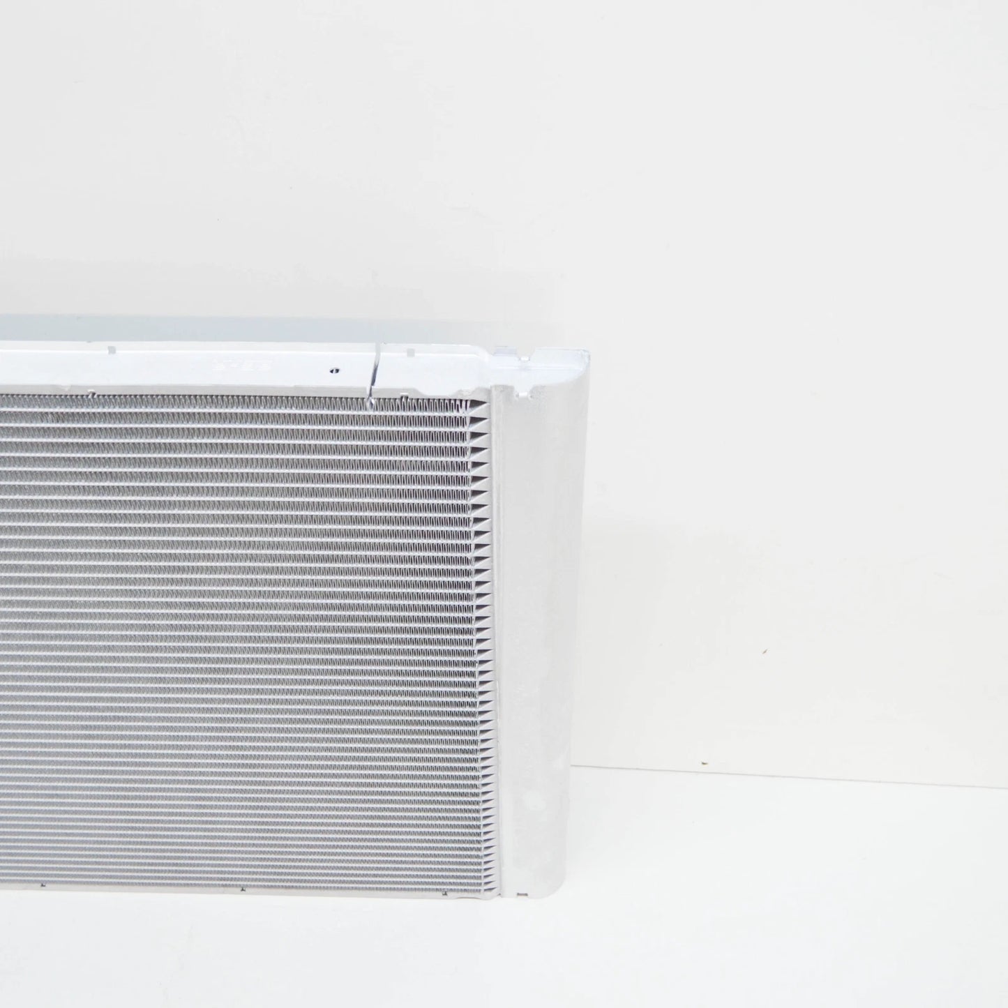 NEW AUDI A8 4E ENGINE COOLING RADIATOR 4E0121251F ORIGINAL