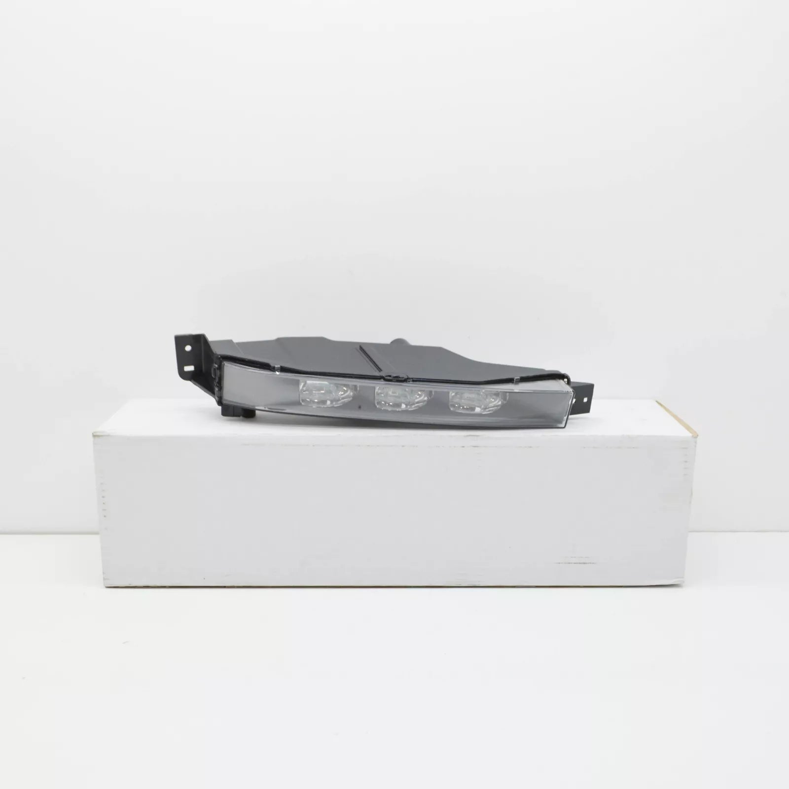 NEW BMW 6 CONVERTIBLE F12 FRONT RIGHT LED FOG LIGHT 7234928 63177234928 ORIGINAL