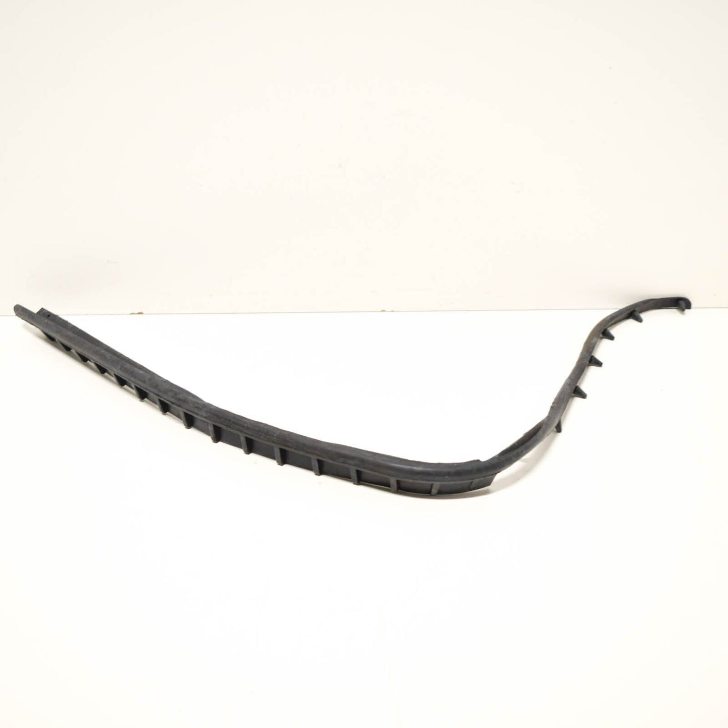 NEW MERCEDES-BENZ S W140 FRONT RIGHT HEADLIGHT SEAL LOWER A1408260680 ORIGINAL