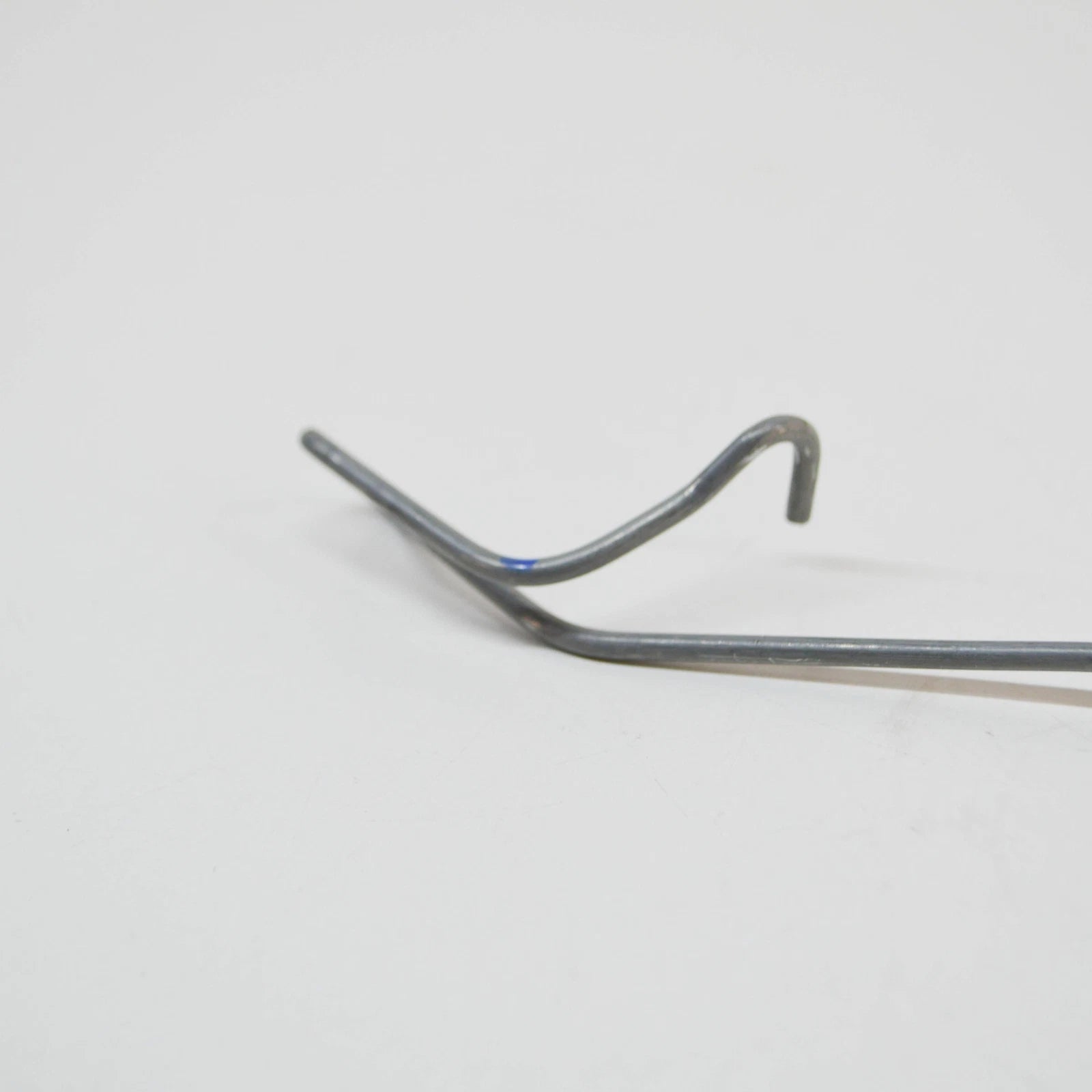 NEW AUDI Q3 8U FRONT BRAKE CALIPER RETAINING SPRING 5N0615269 ORIGINAL