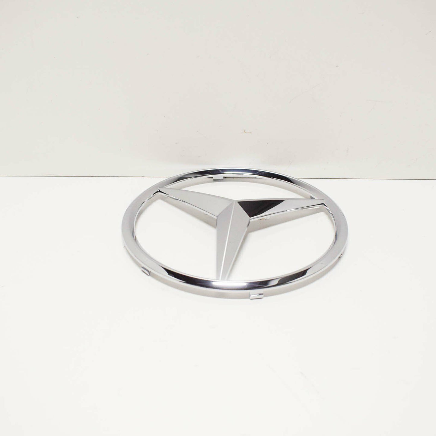 NEW MERCEDES-BENZ C-CLASS W205 RADIATOR GRILLE STAR EMBLEM A0008171016 ORIGINAL