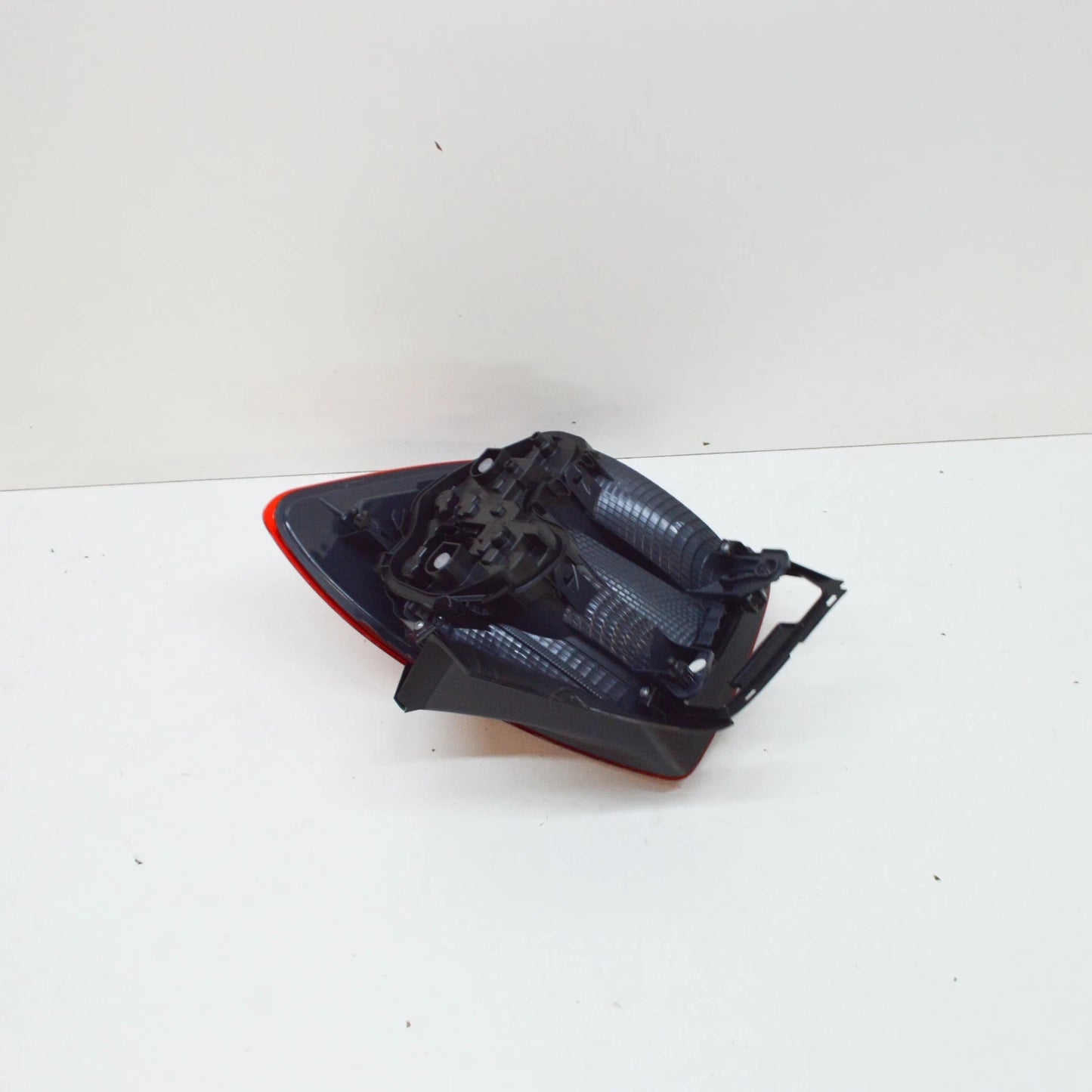 NEW BMW 1 F20 REAR LEFT TAIL LIGHT 63217241541 7241541