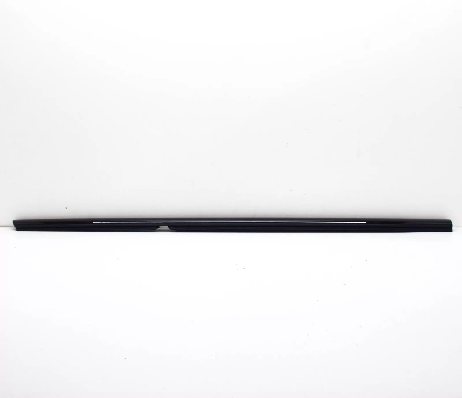 NEW MB CLA C118 REAR LEFT DOOR WINDOW OUTER SEALING RAIL A1187301900 ORIGINAL