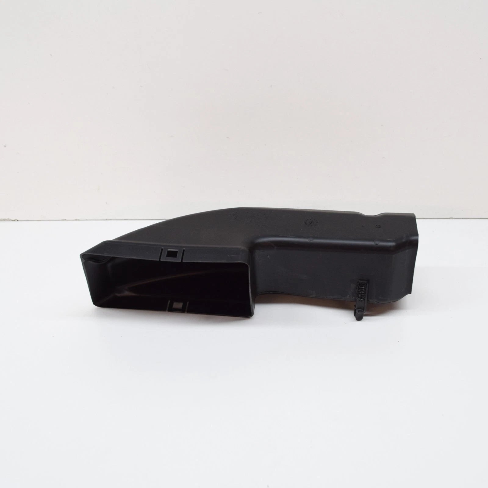 NEW BMW I8 I12 EXHAUST AIR DUCT BOTTOM LEFT 51747345085 ORIGINAL