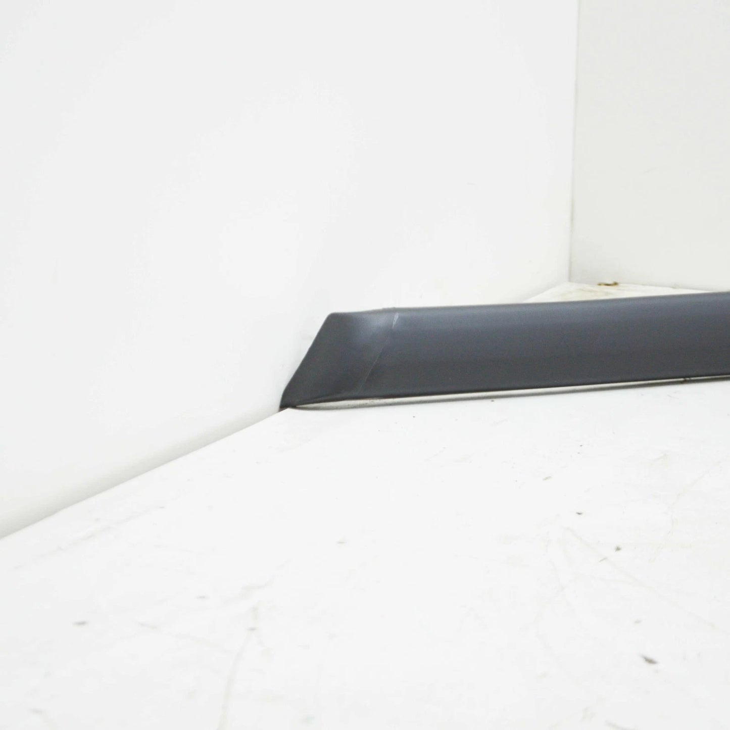 NEW BMW 5 E28 EUROPEAN REAR BUMPER PROTECTIVE MOULDING 51121867615