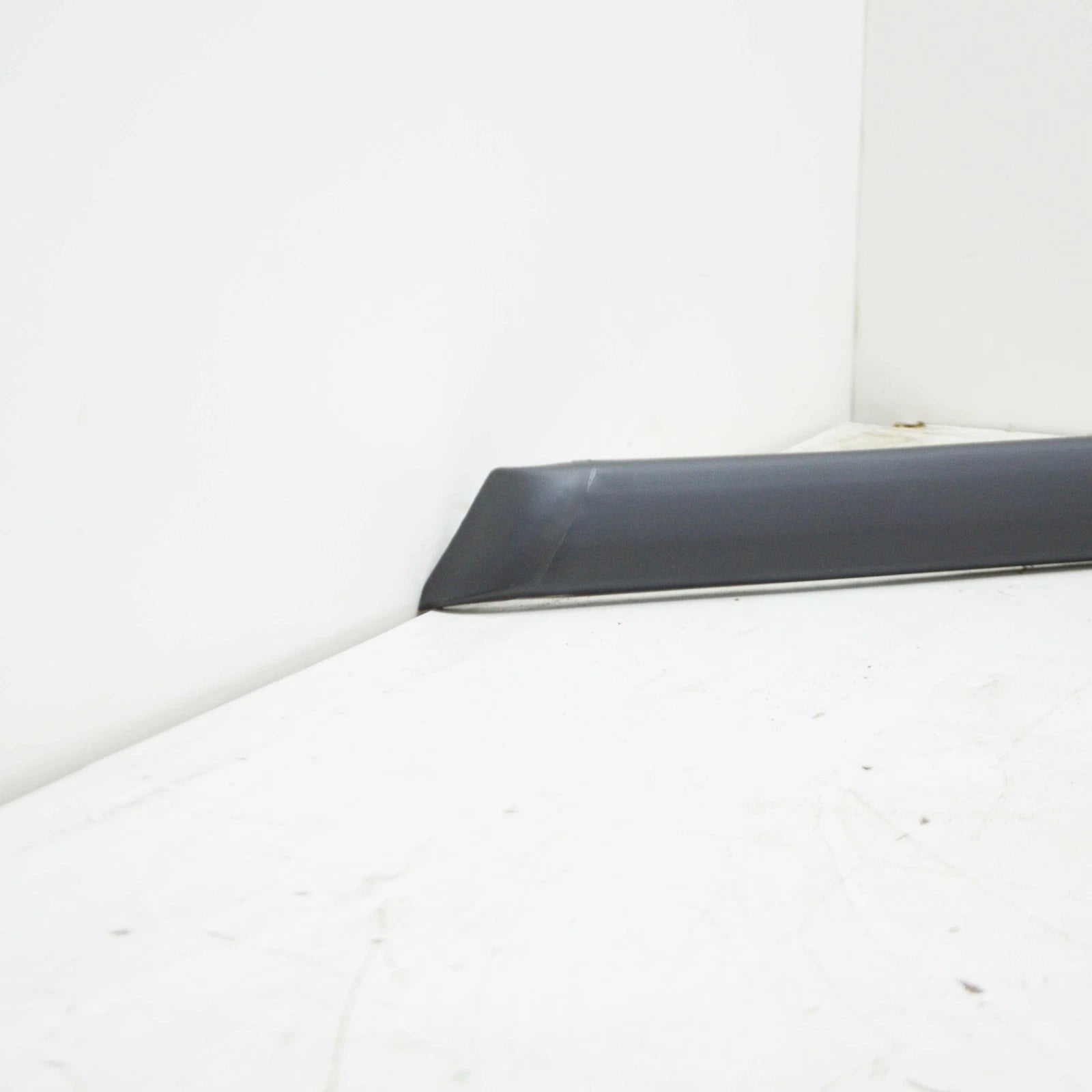 NEW BMW 5 E28 EUROPEAN REAR BUMPER PROTECTIVE MOULDING 51121867615