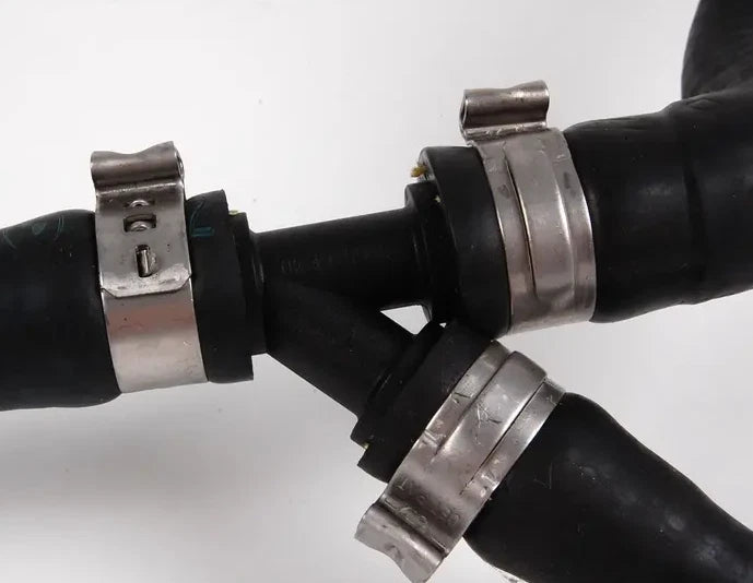 NEW BMW 5 E60 COOLING SYSTEM WATER HOSE VENT PIPE 17127542540 7542540 ORIGINAL