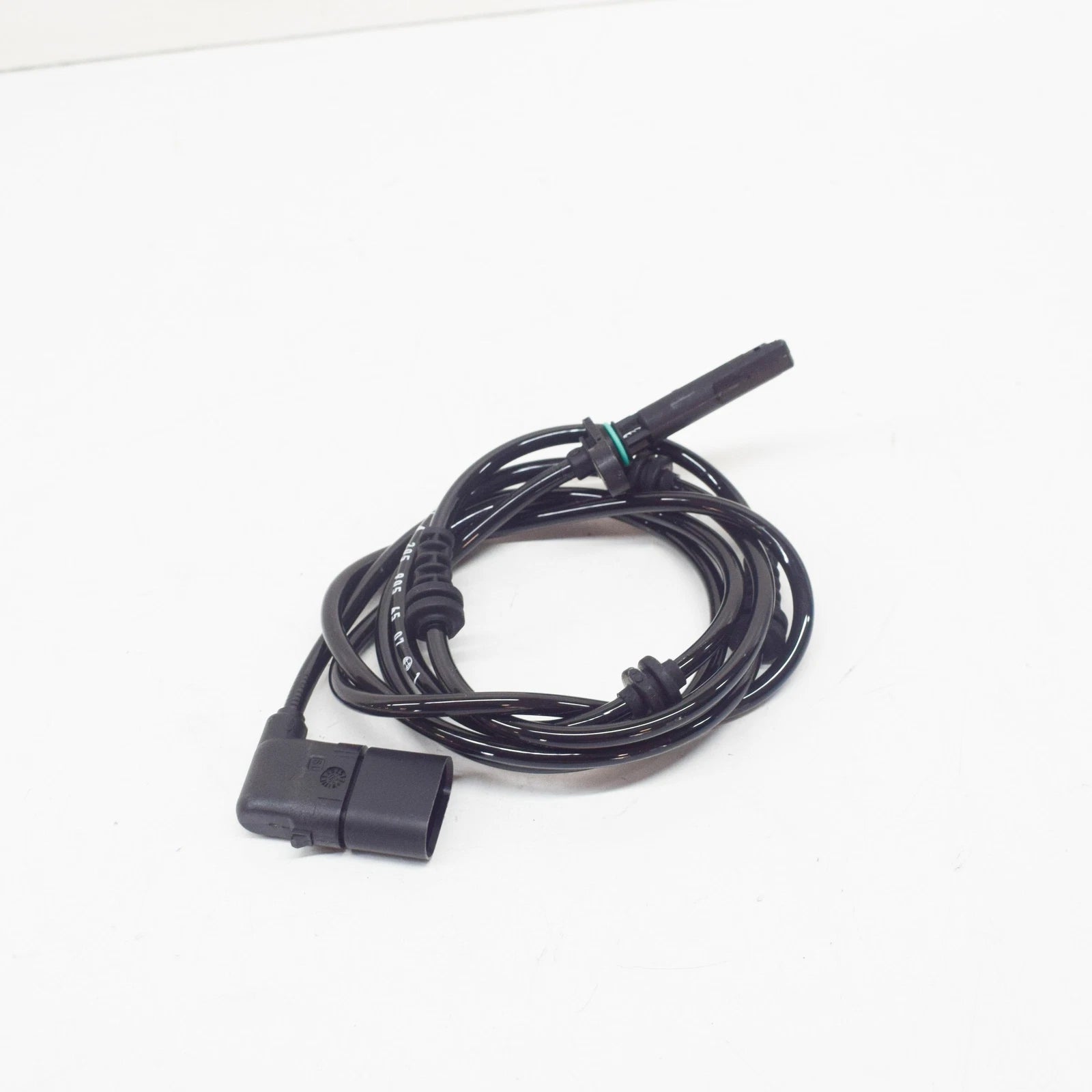 NEW MERCEDES-BENZ C-CLASS W205 FRONT RIGHT ABS SENSOR A2059054507 ORIGINAL