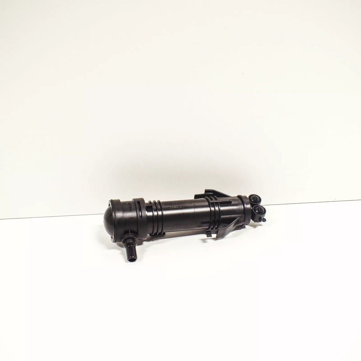 NEW VOLKSWAGEN TOUAREG 7P RIGHT HEADLIGHT WASHER SPRAY NOZZLE 7P6955104A